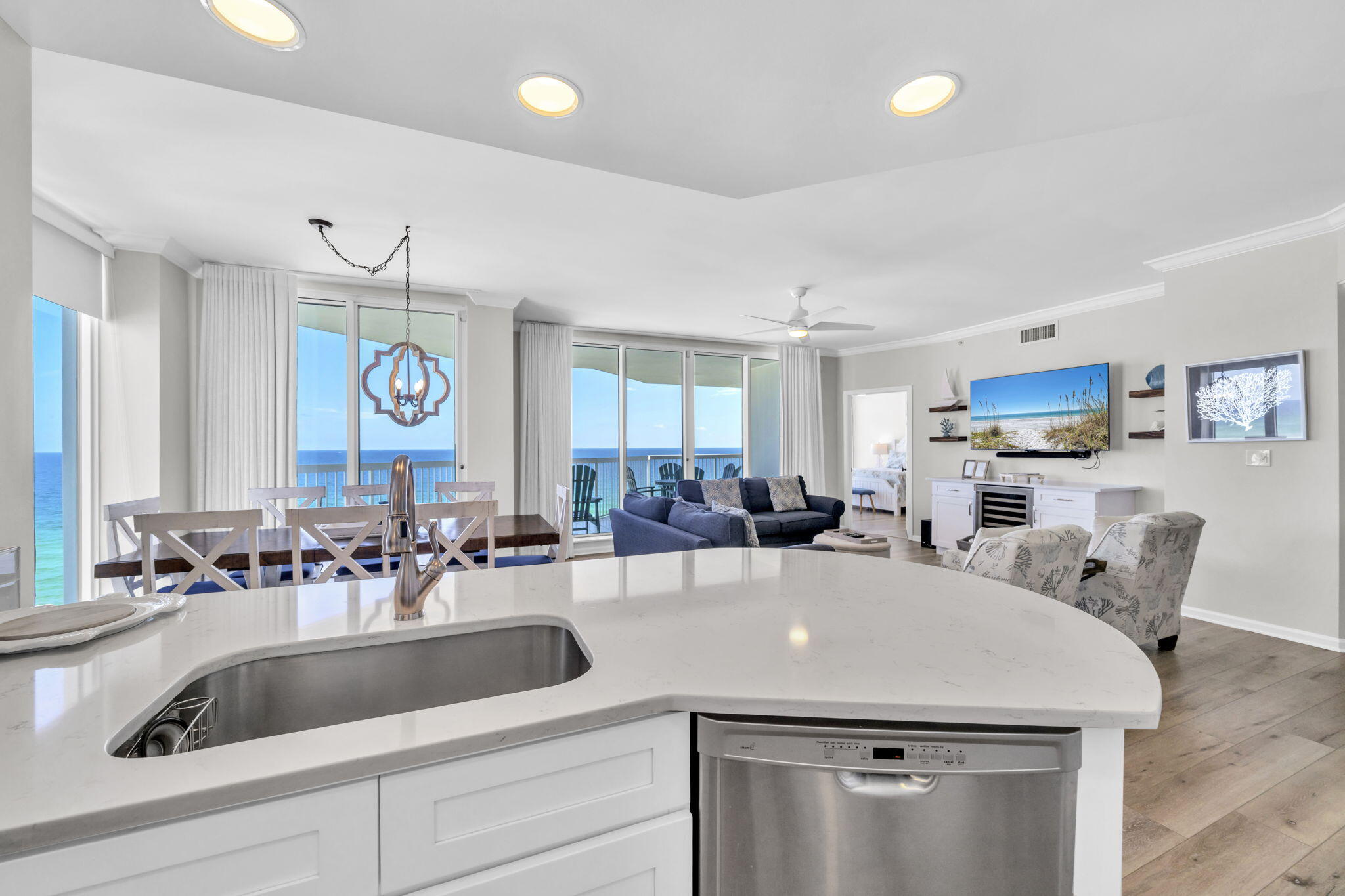 SILVER BEACH TOWERS - Residential