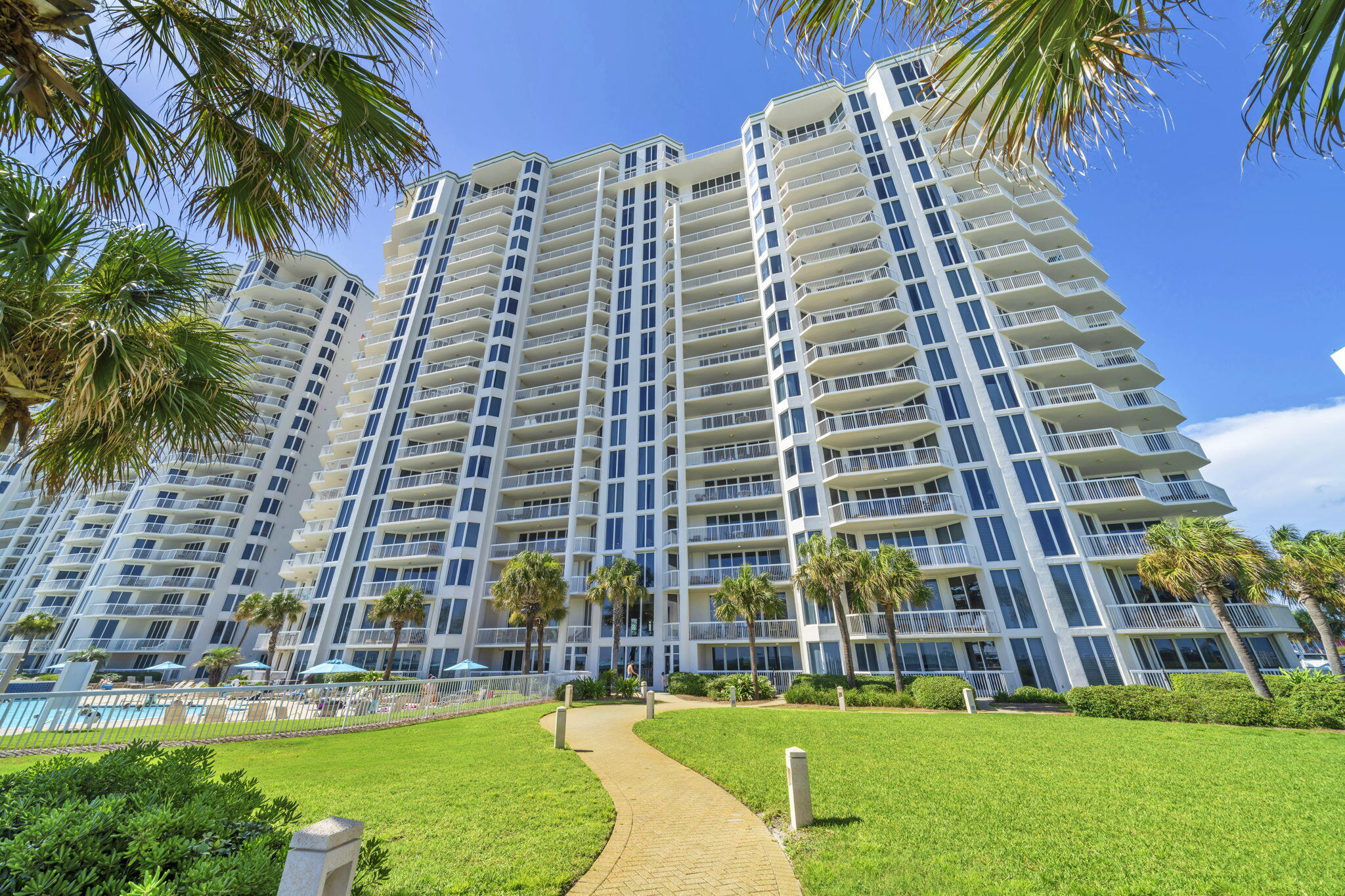 SILVER BEACH TOWERS - Residential