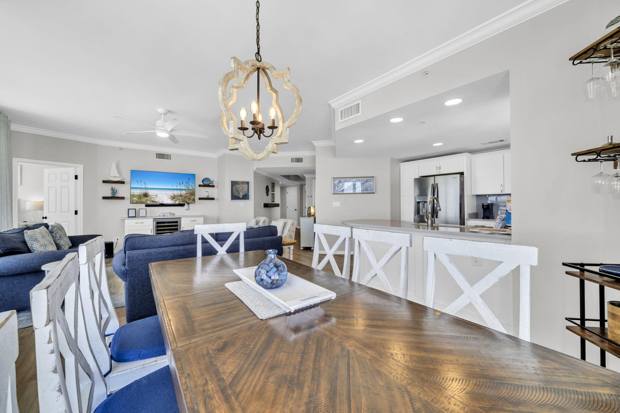 SILVER BEACH TOWERS - Residential