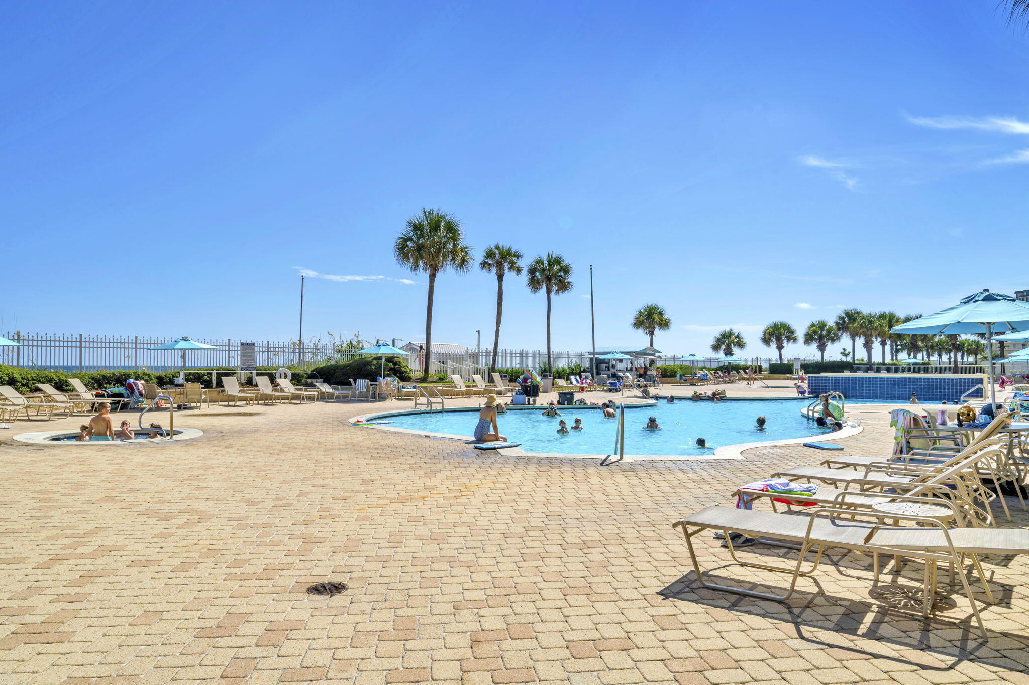 SILVER BEACH TOWERS - Residential