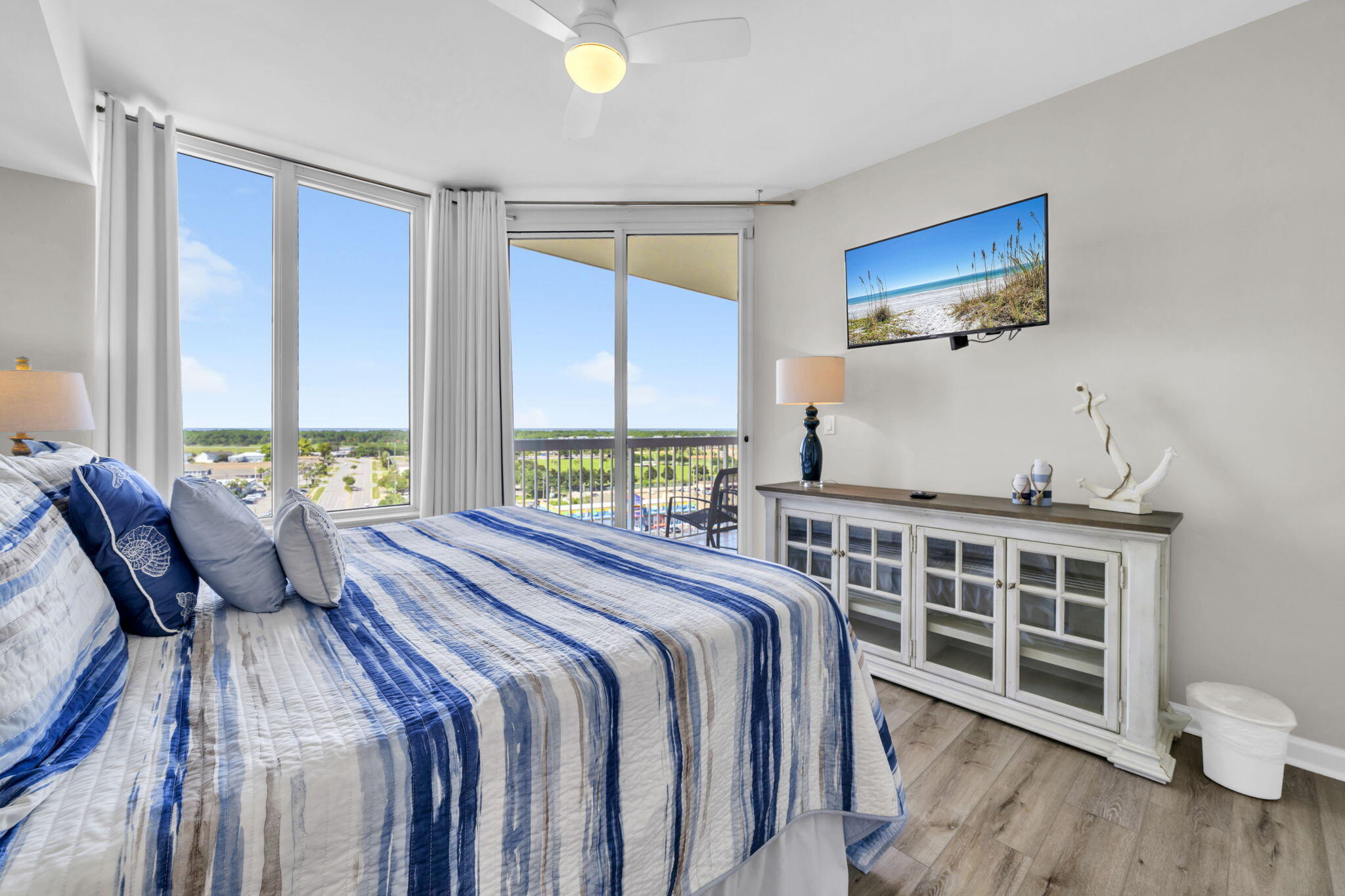 SILVER BEACH TOWERS - Residential