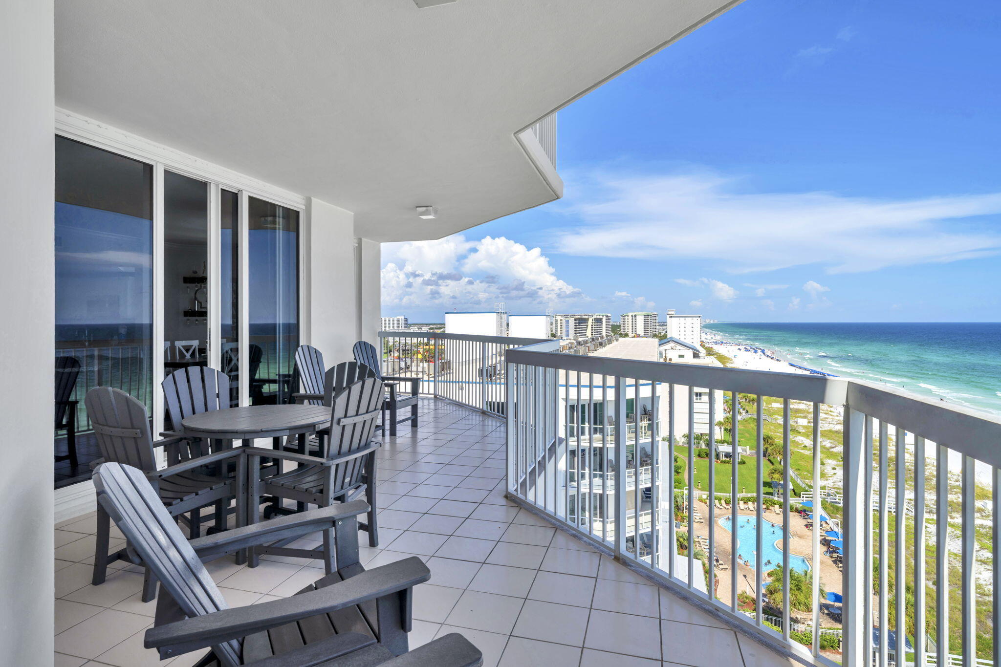 SILVER BEACH TOWERS - Residential