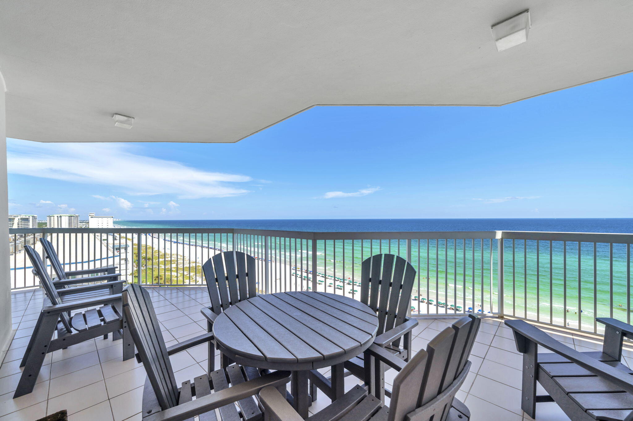SILVER BEACH TOWERS - Residential