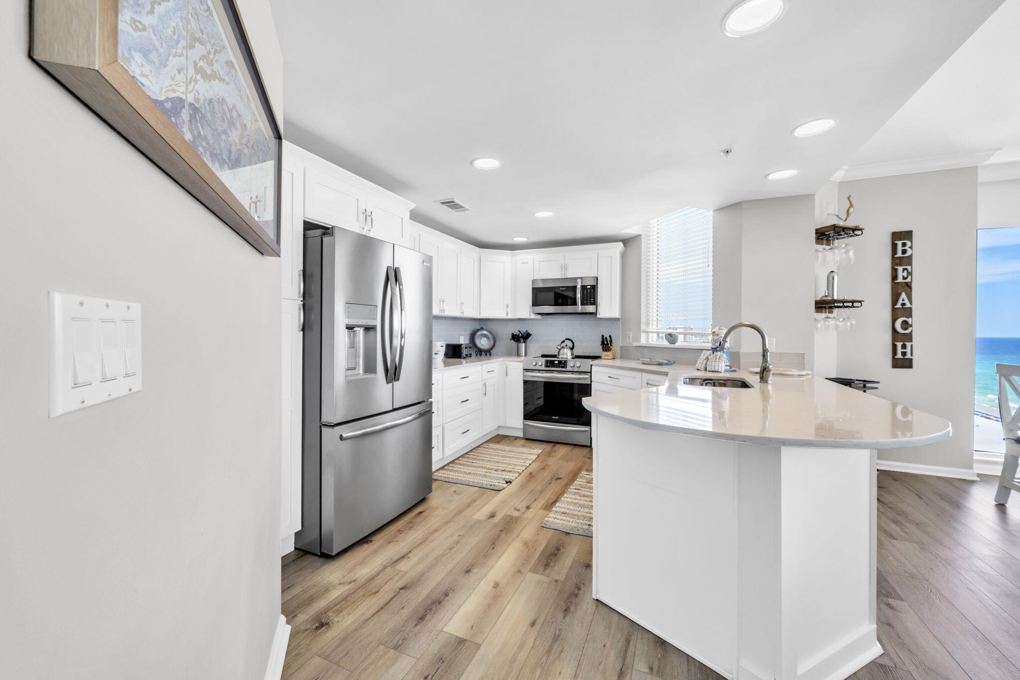 SILVER BEACH TOWERS - Residential