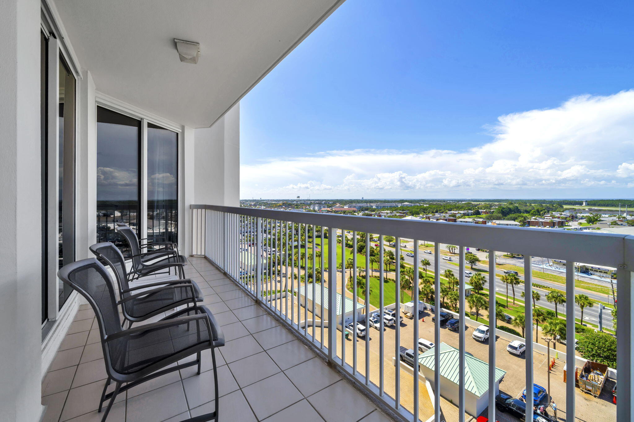 SILVER BEACH TOWERS - Residential