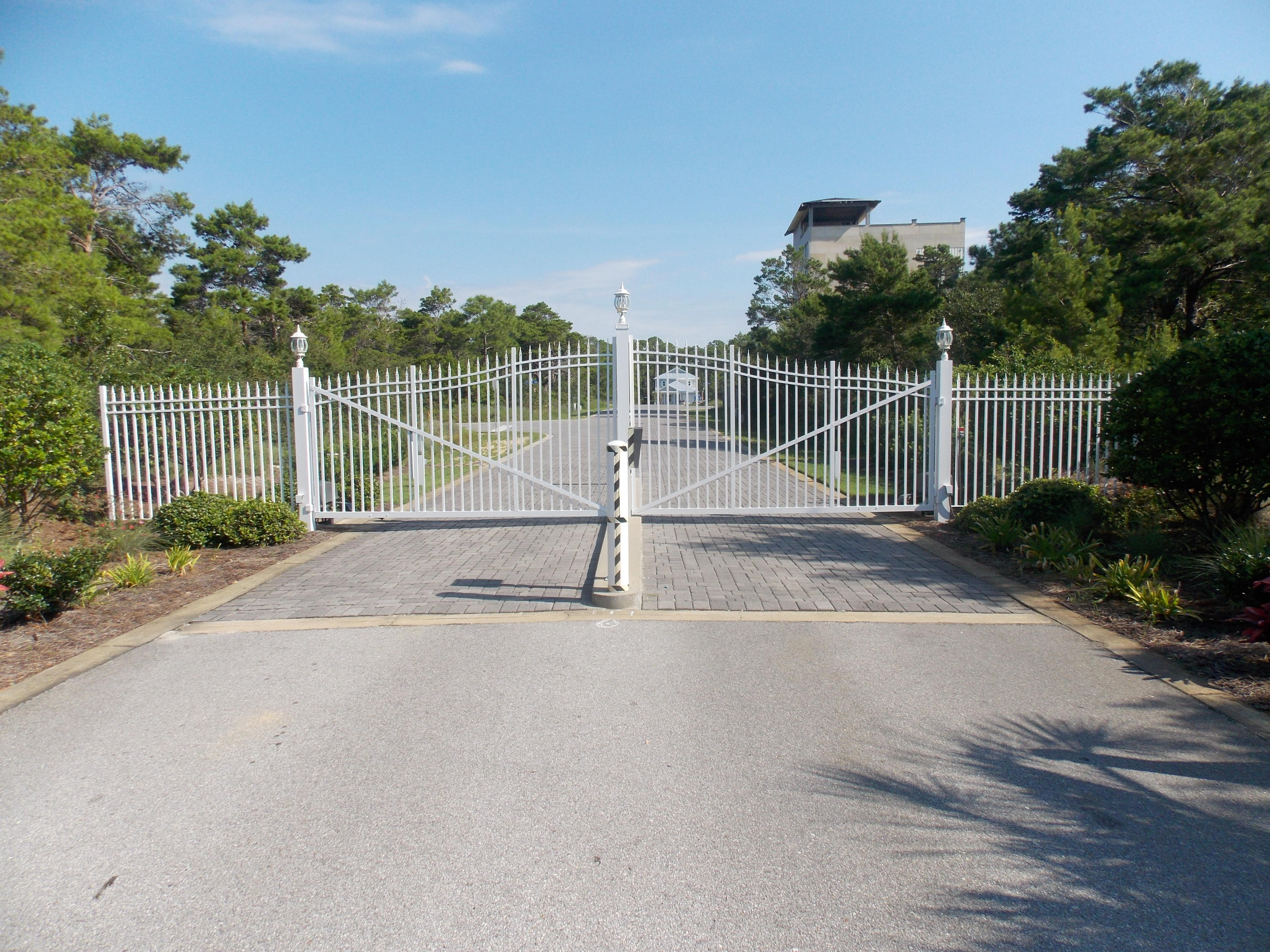 FRANGISTA BEACH - Land