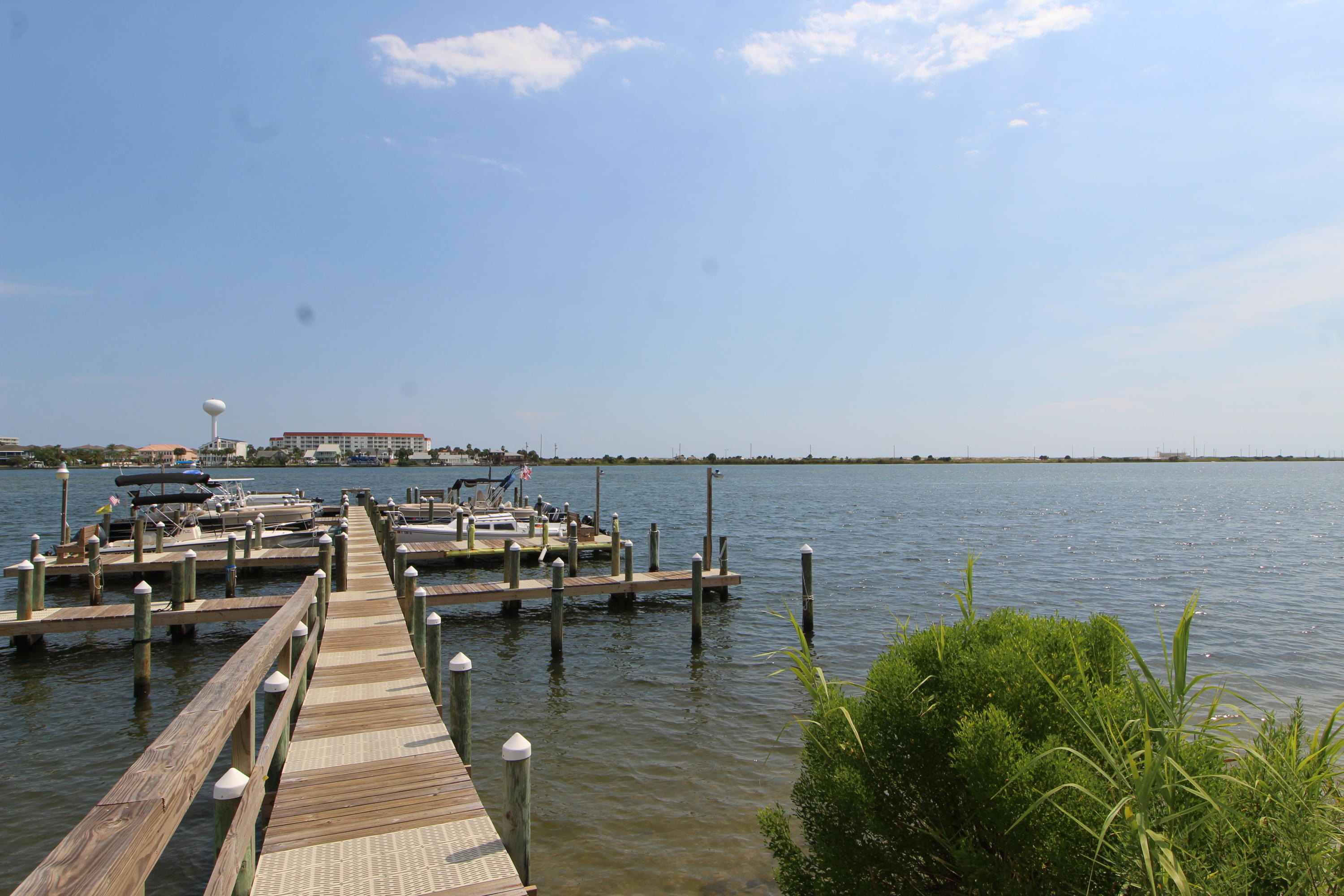 FOUNTAINHEAD CONDOMINIUMS - Residential