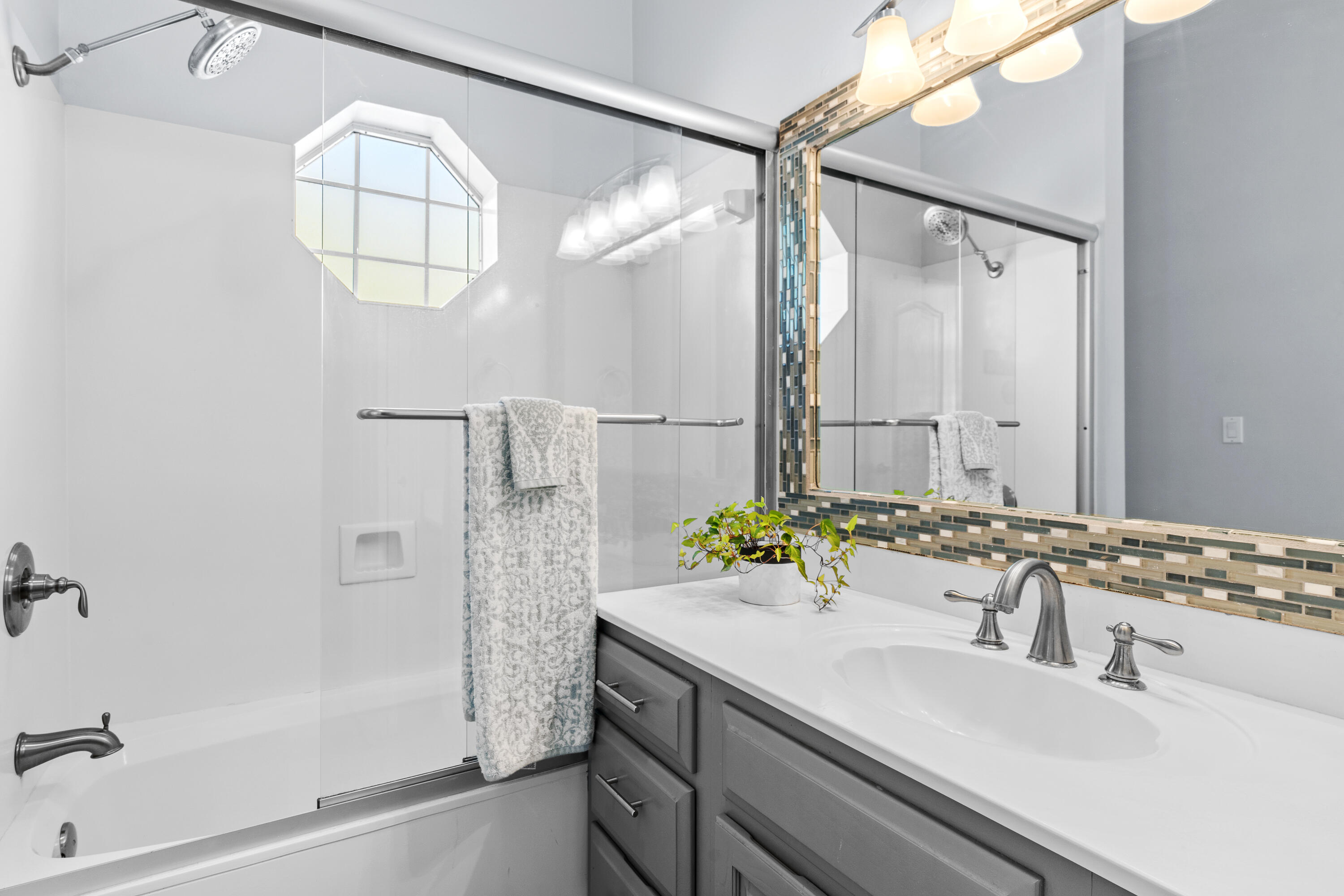 WINDSOR FOREST - Residential