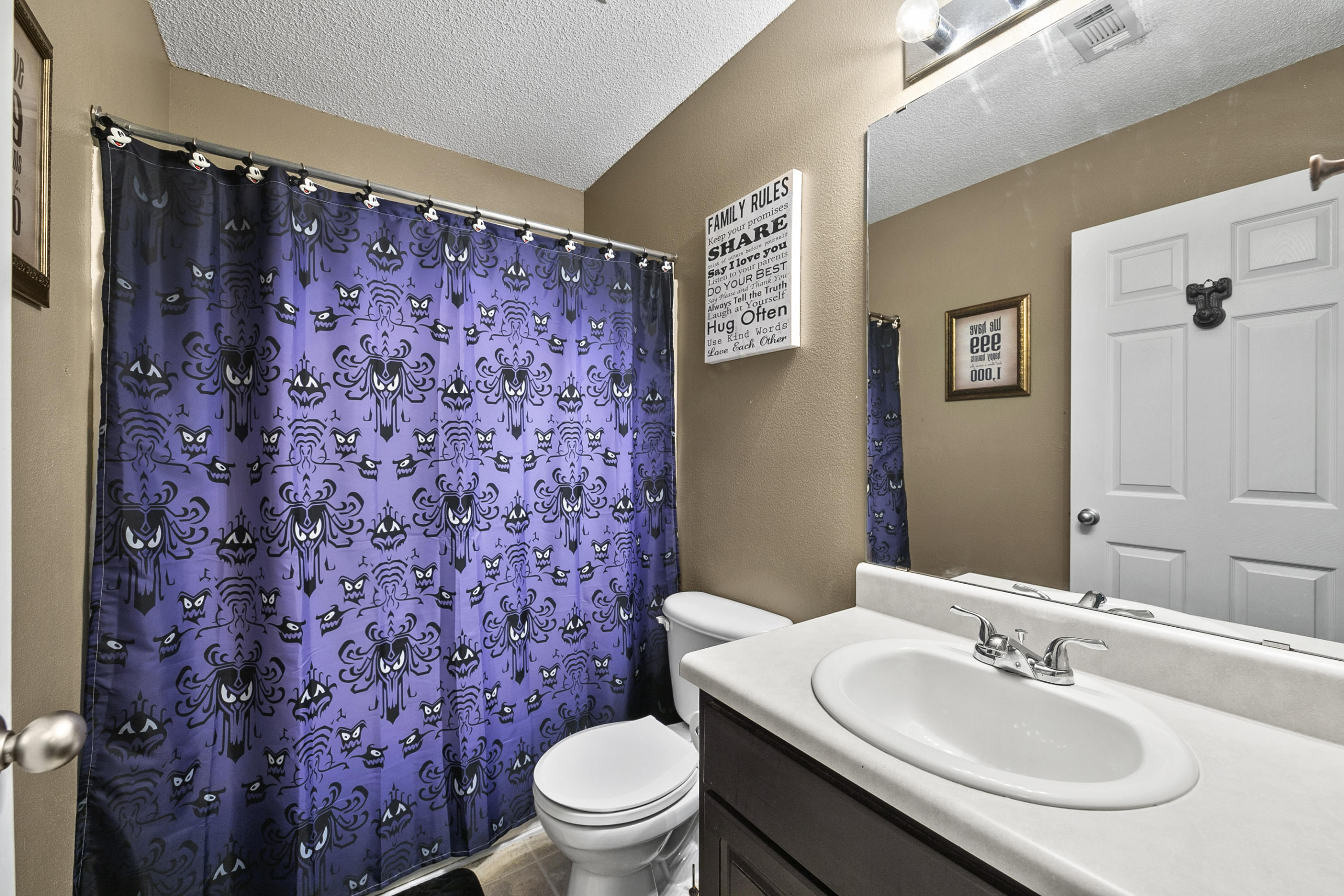 VICTORIAN VILLAGE - Residential