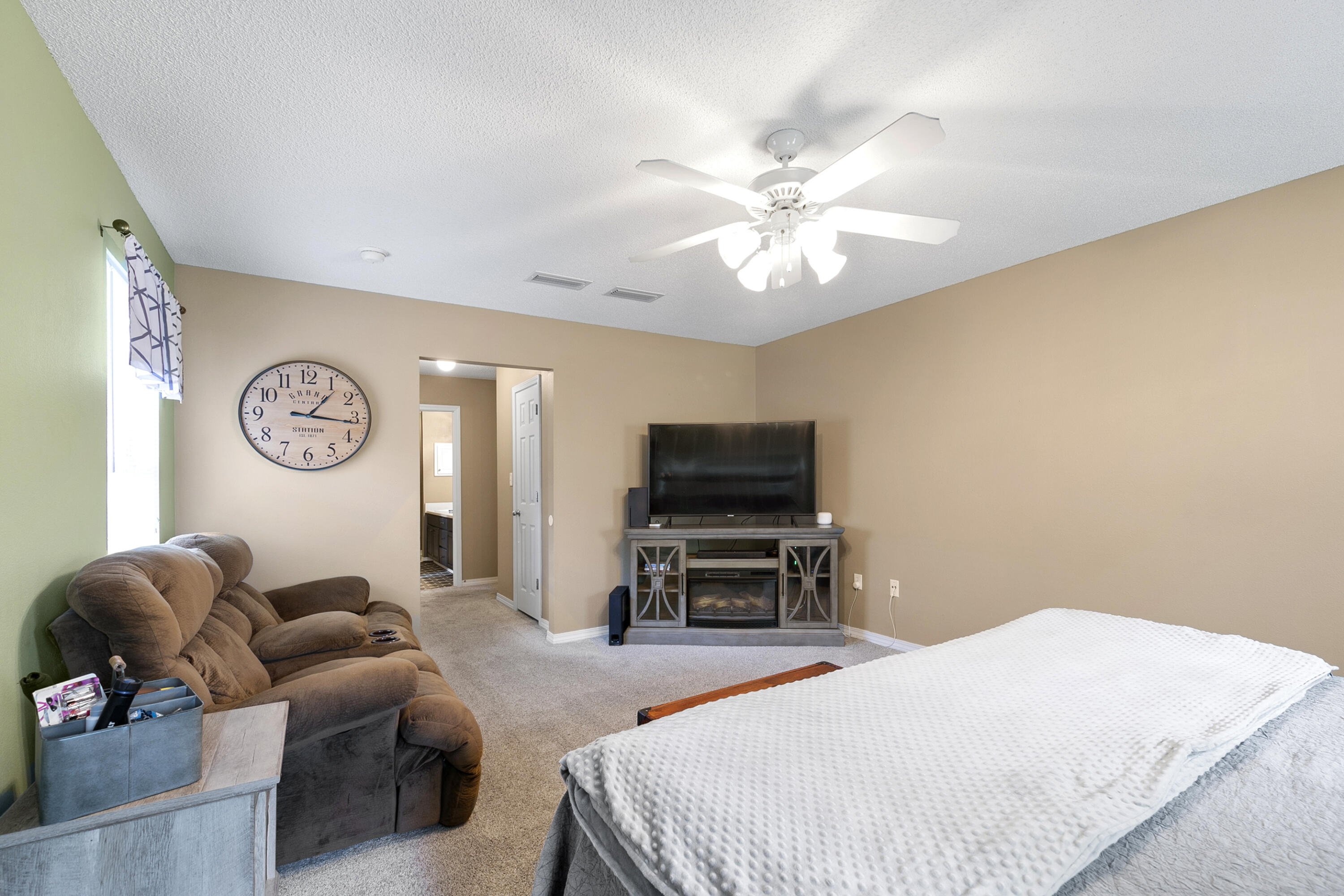 VICTORIAN VILLAGE - Residential