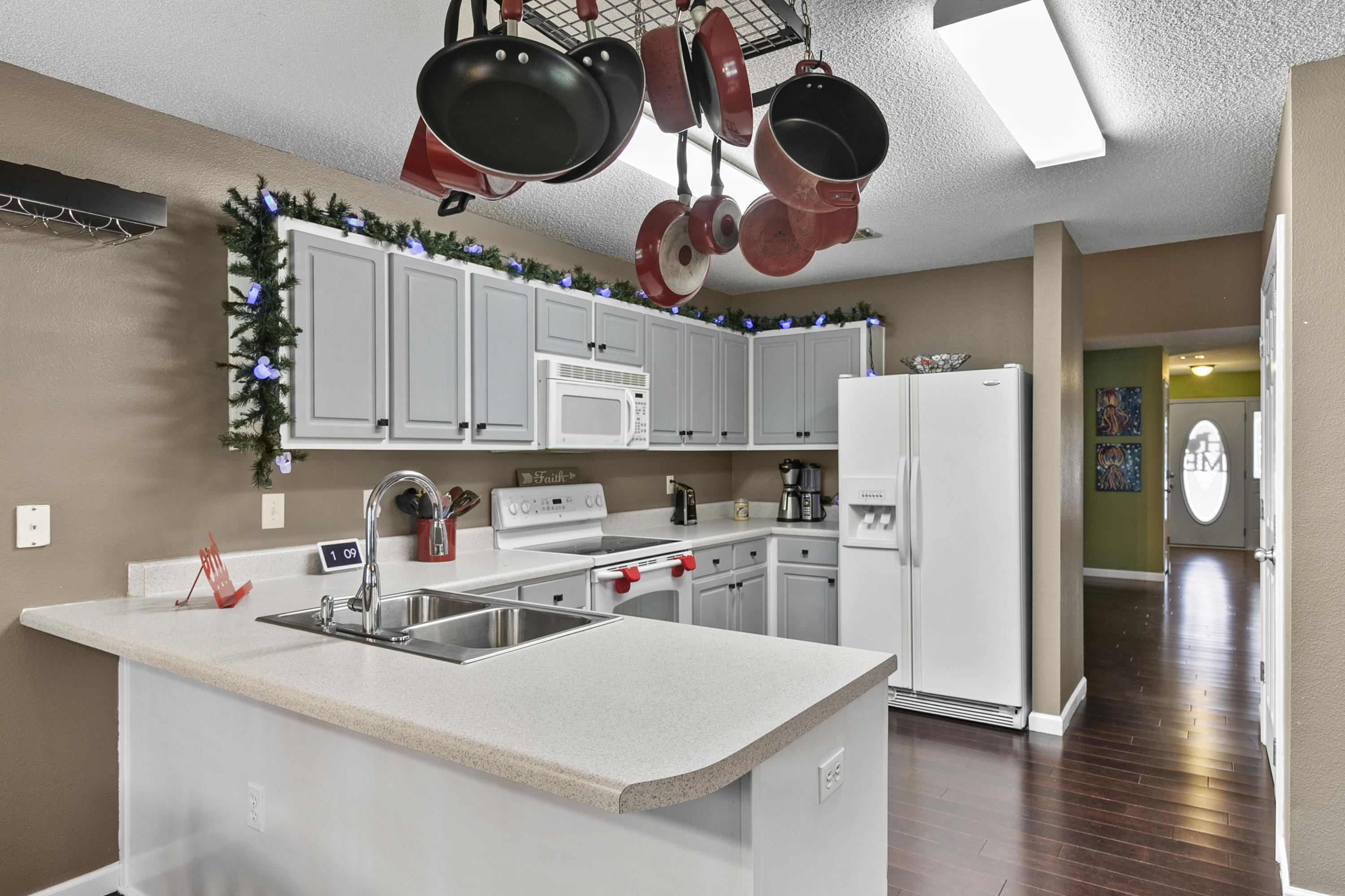 VICTORIAN VILLAGE - Residential