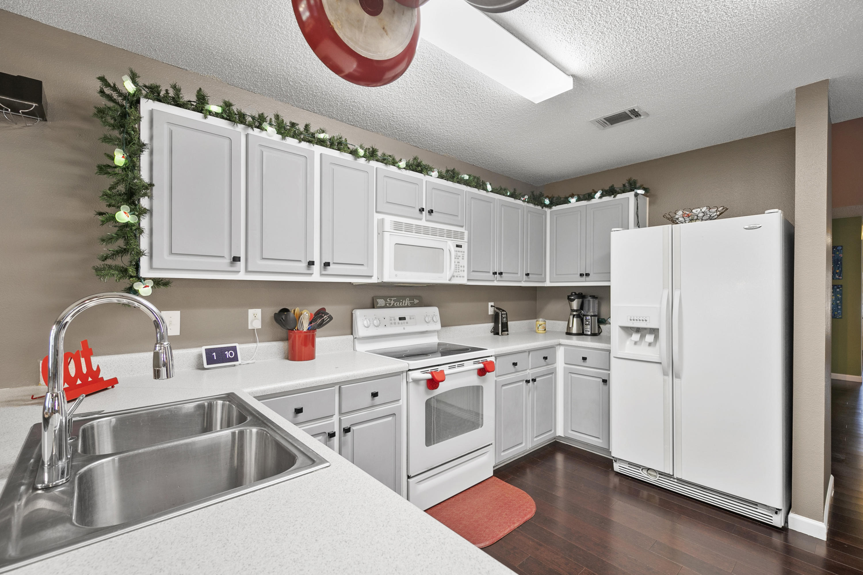 VICTORIAN VILLAGE - Residential