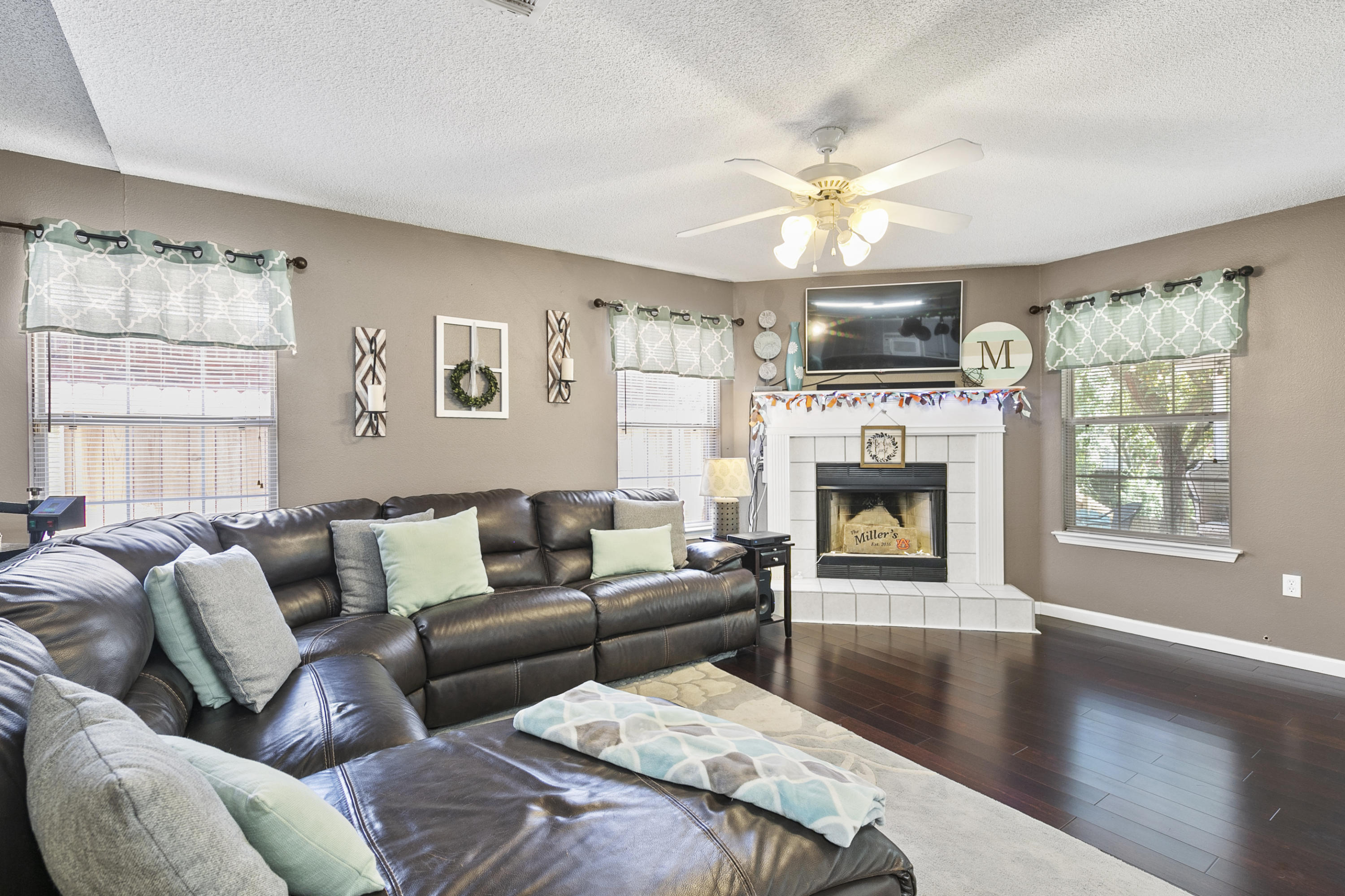 VICTORIAN VILLAGE - Residential