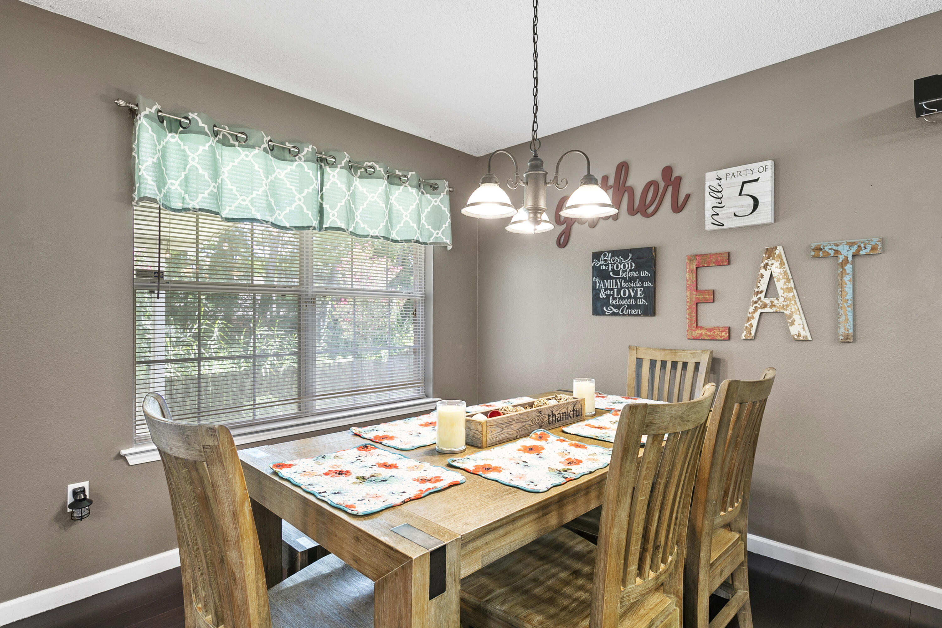 VICTORIAN VILLAGE - Residential