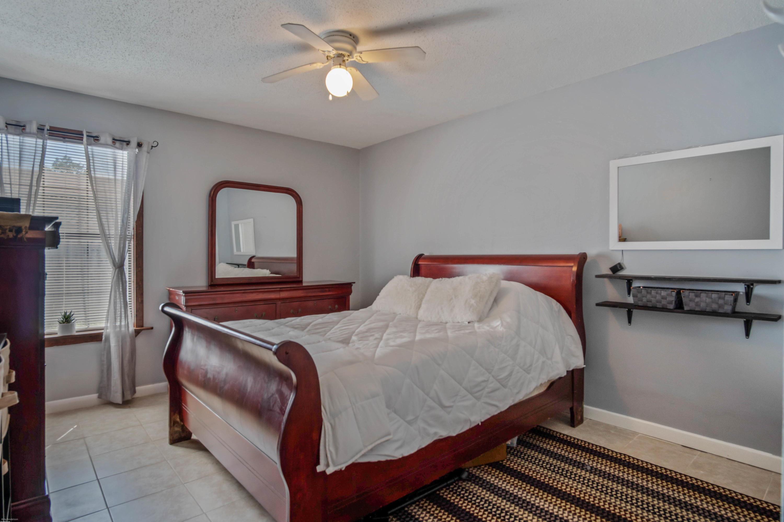 PINE MEADOWS 1ST ADDNF - Residential