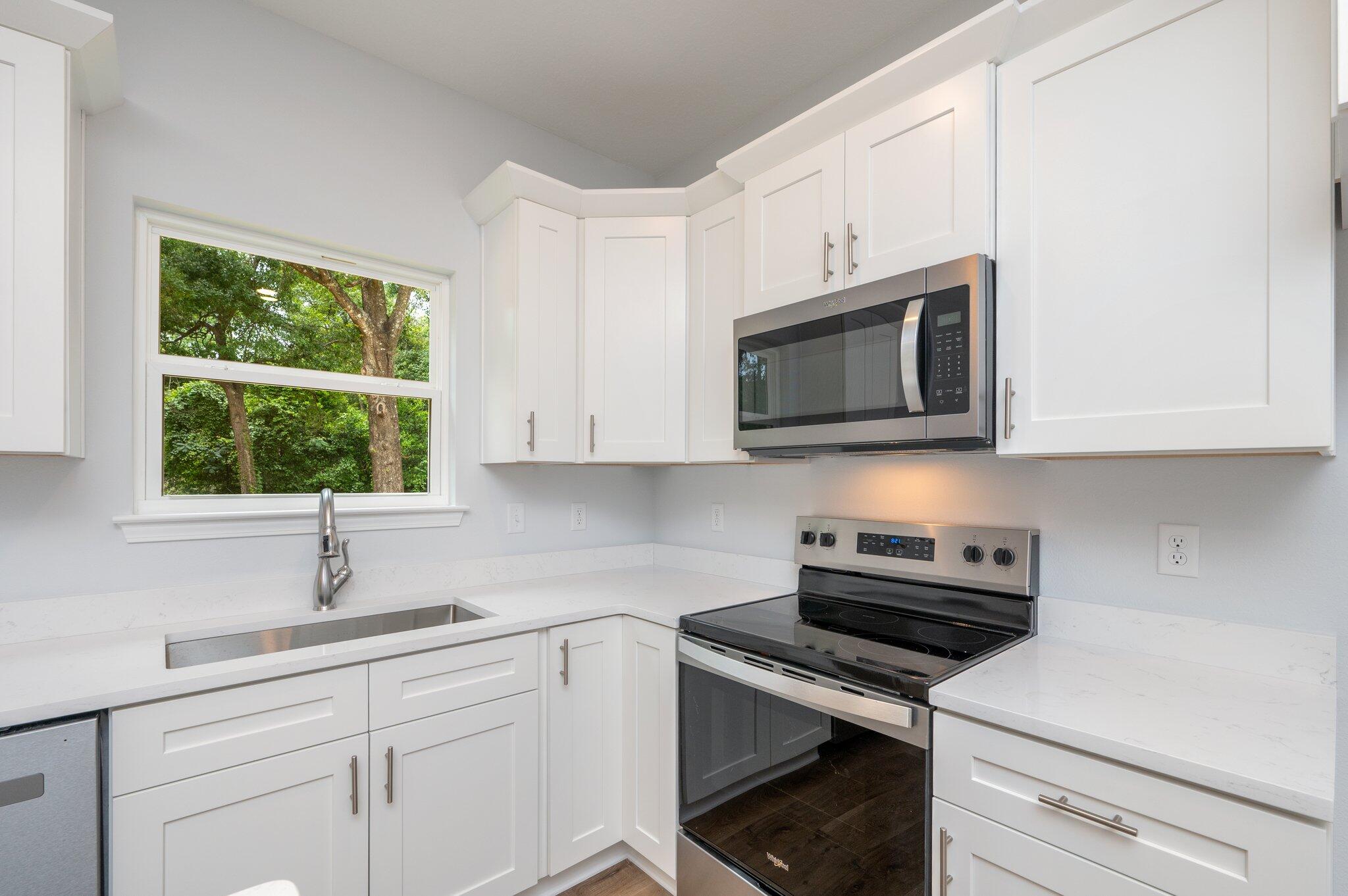 MORRIS ADDN TO CRESTVIEW - Residential