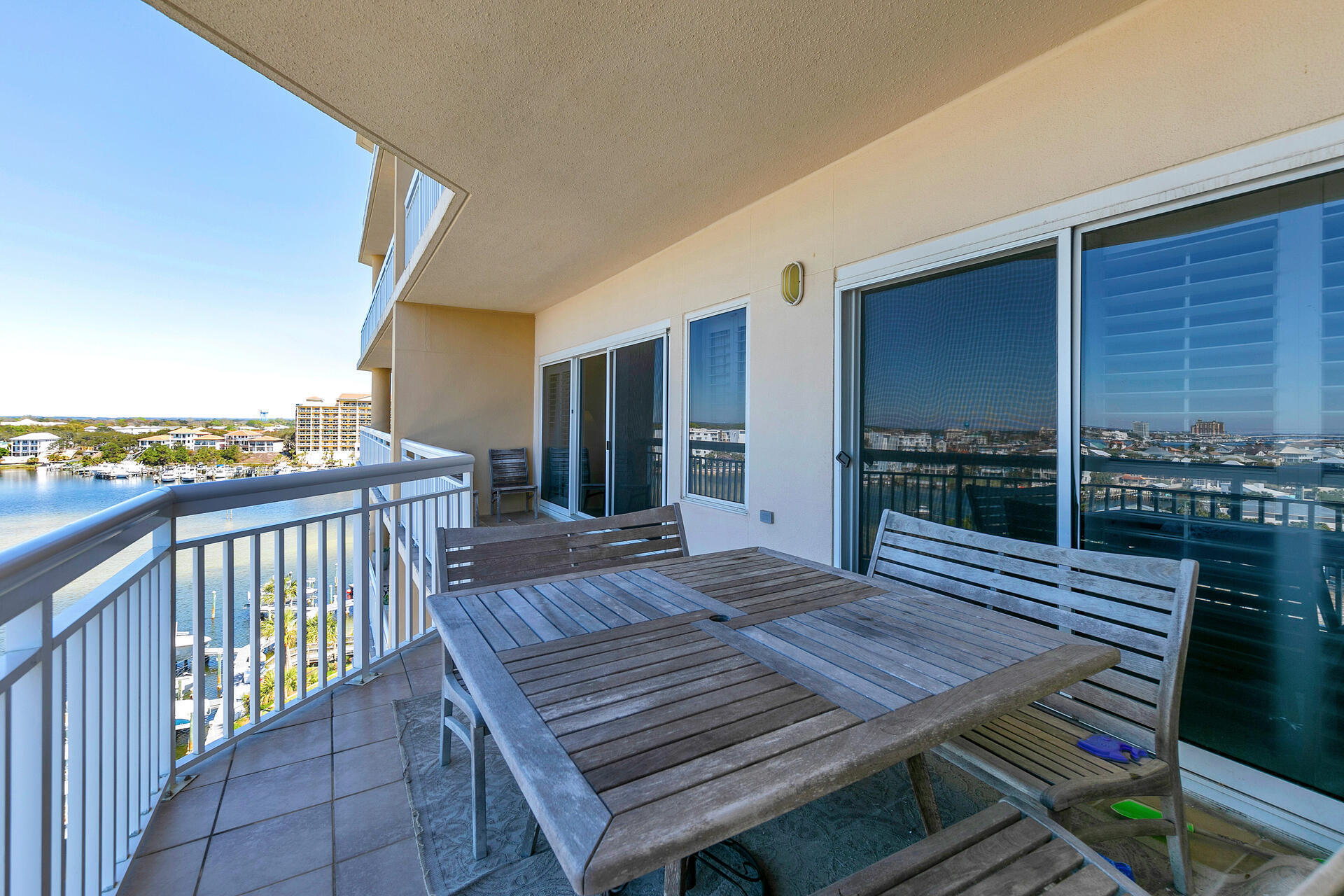 HARBOR LANDING - Residential