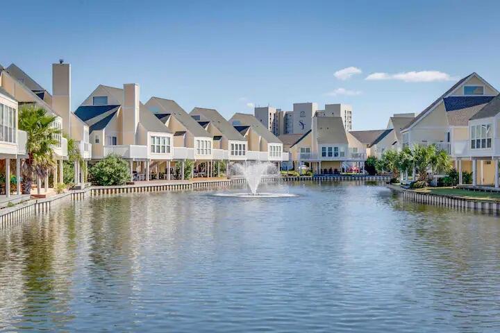 SANDPIPER COVE - Residential