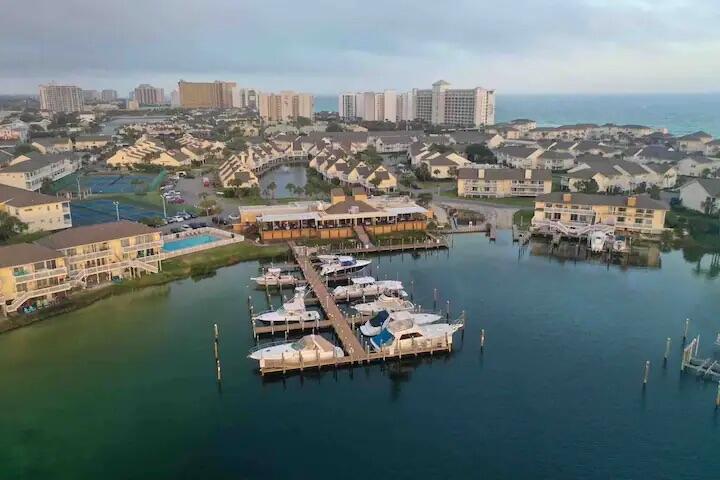 SANDPIPER COVE - Residential