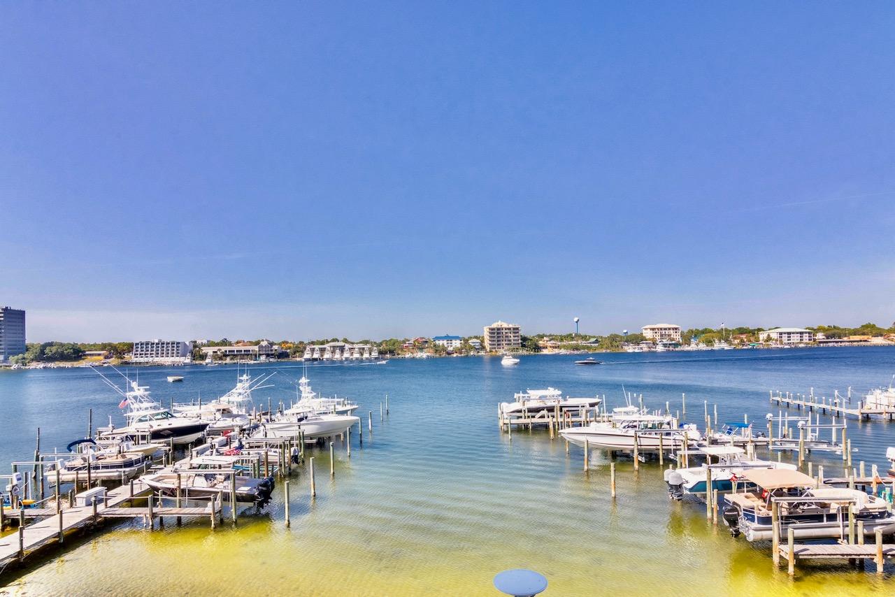 HARBOR LIGHTS - Residential