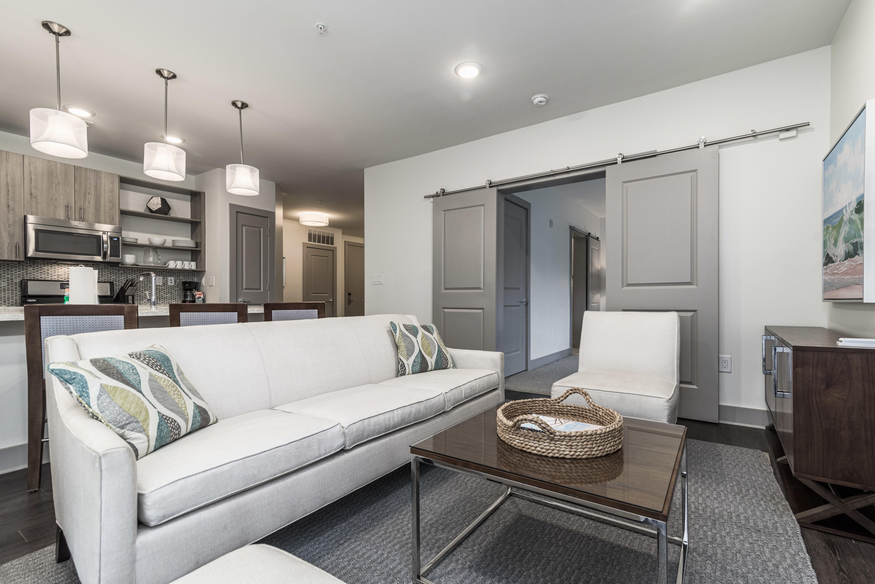 THE POINTE CONDOMINIUM - Residential