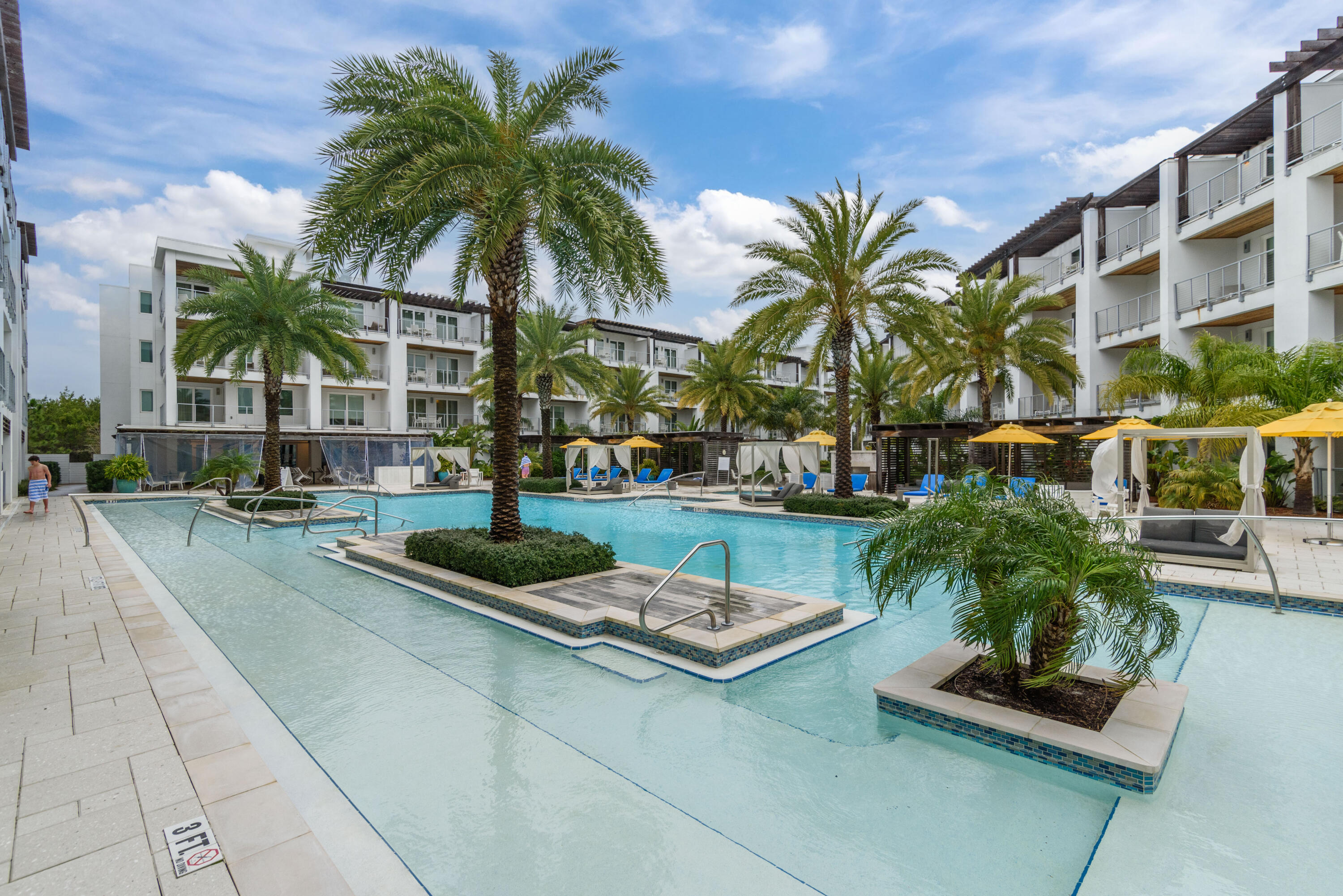 THE POINTE CONDOMINIUM - Residential