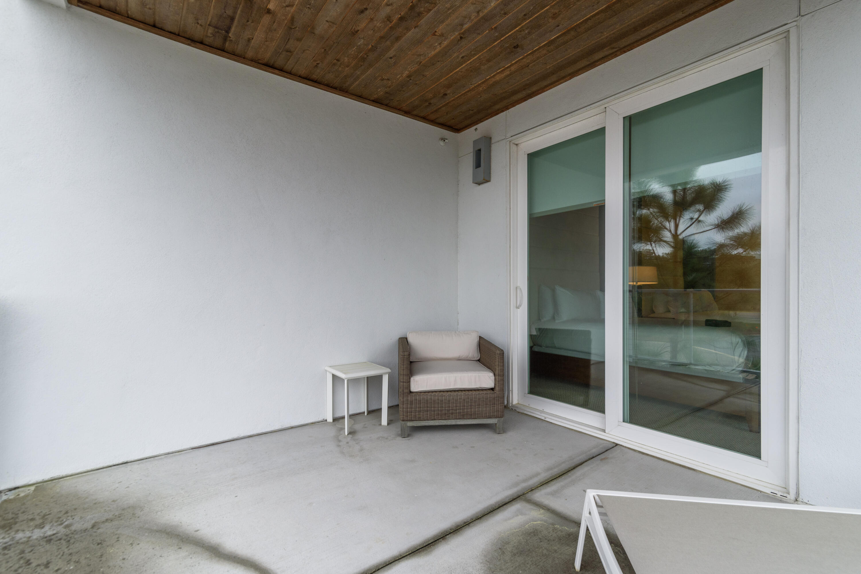 THE POINTE CONDOMINIUM - Residential