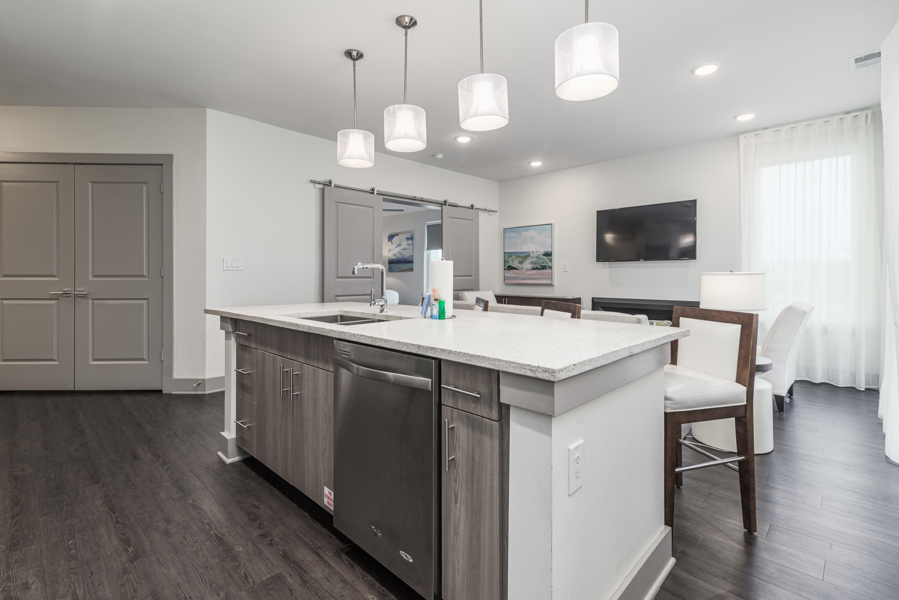 THE POINTE CONDOMINIUM - Residential
