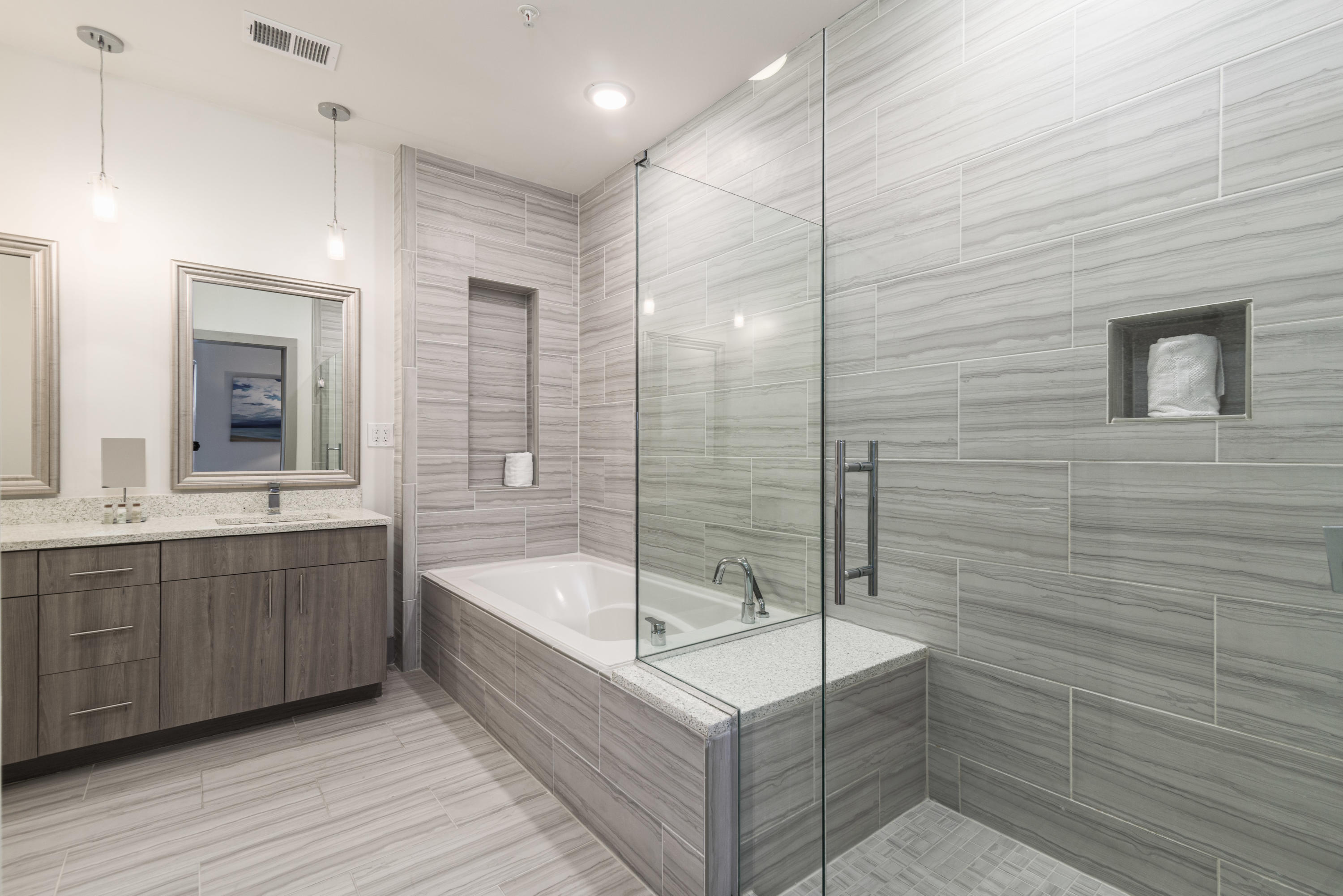 THE POINTE CONDOMINIUM - Residential