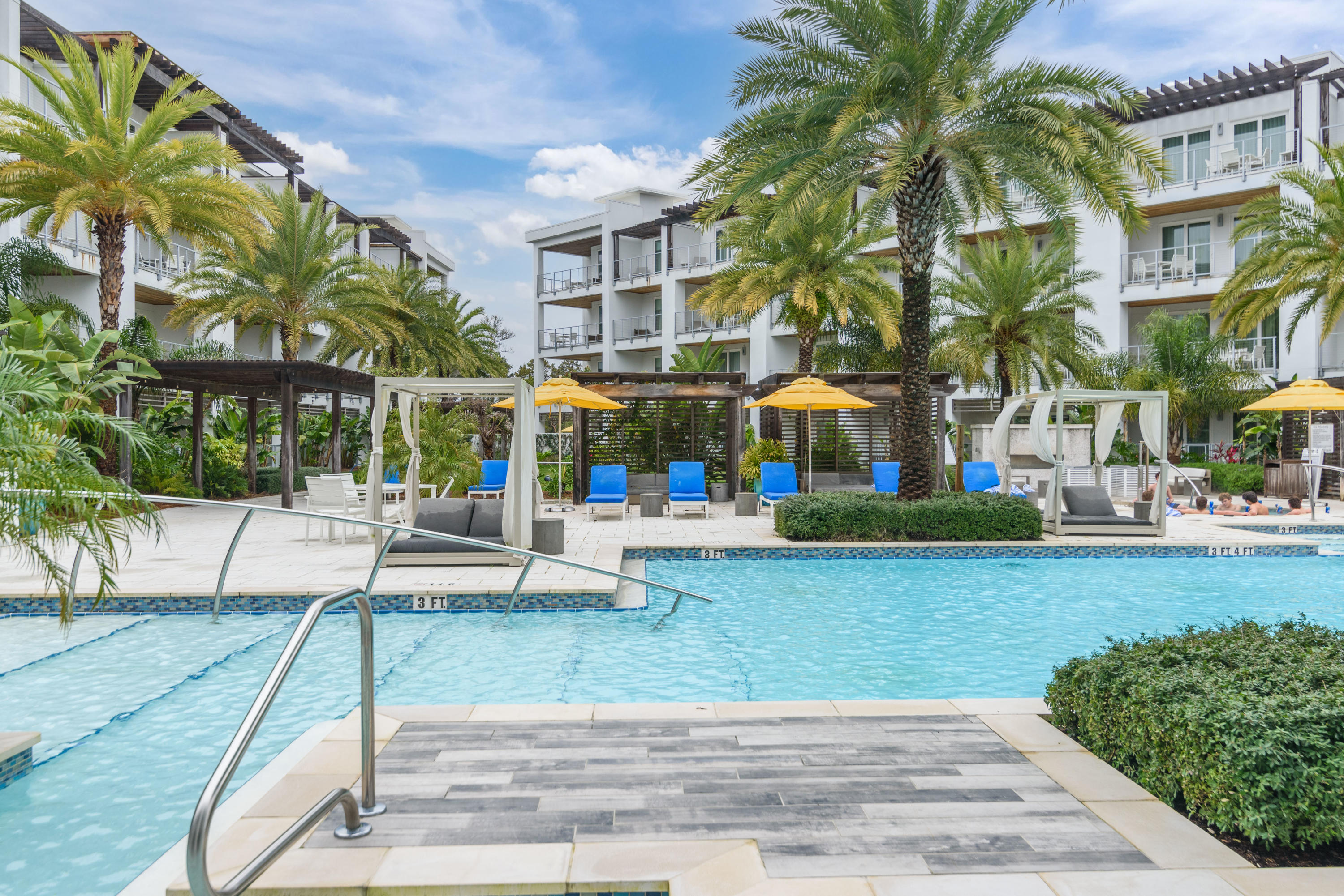 THE POINTE CONDOMINIUM - Residential