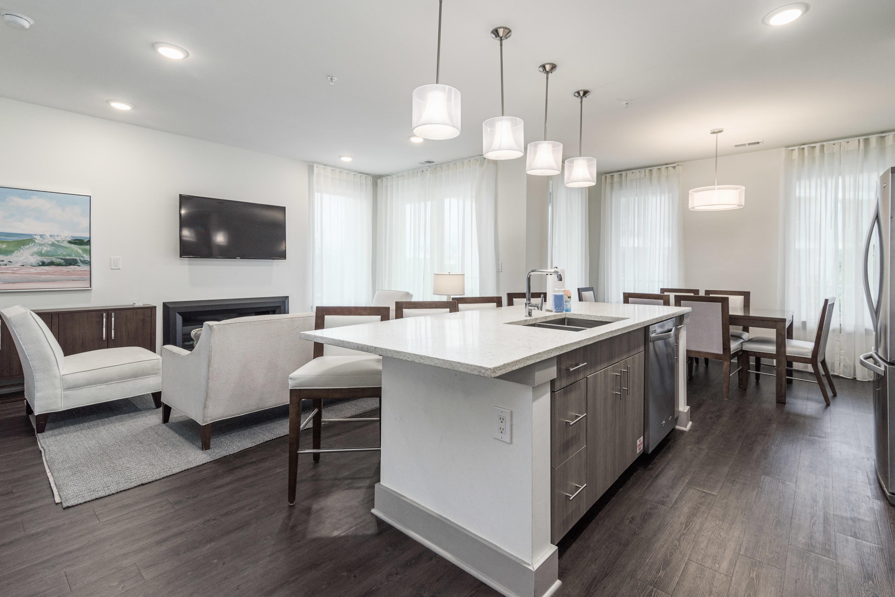 THE POINTE CONDOMINIUM - Residential