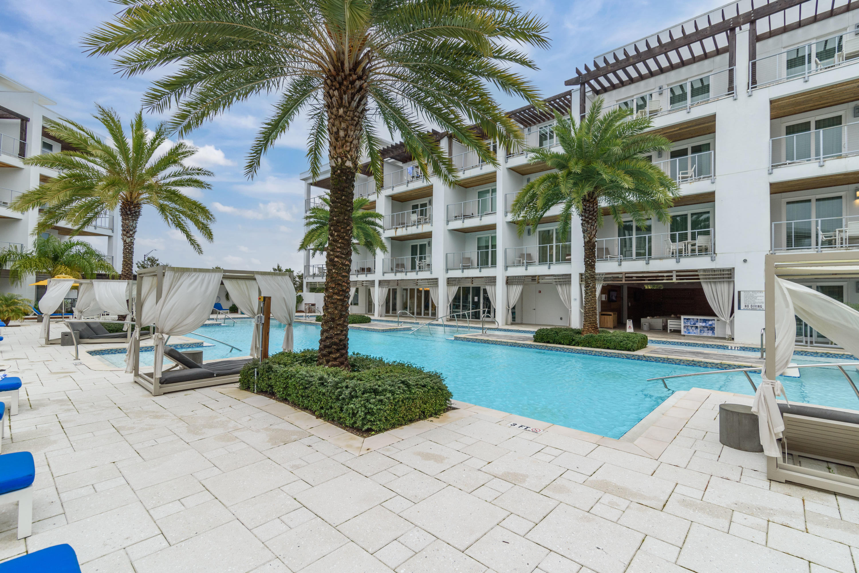 THE POINTE CONDOMINIUM - Residential