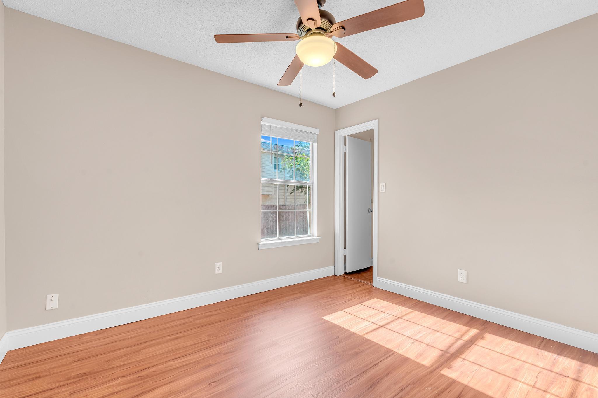 OAKLAND MANOR 2 - Residential Lease