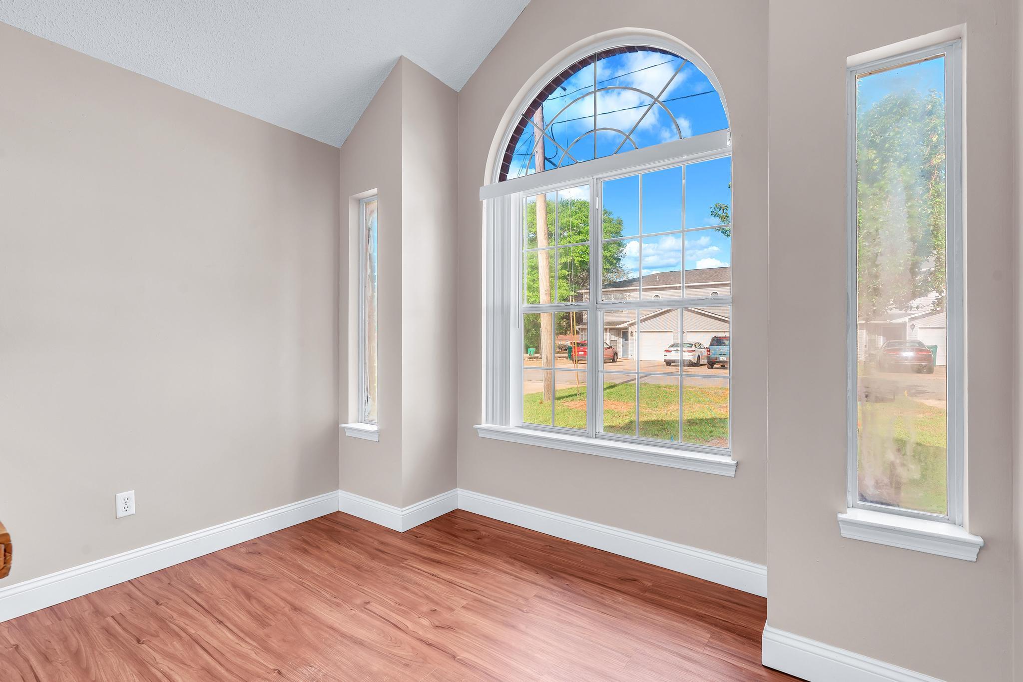 OAKLAND MANOR 2 - Residential Lease