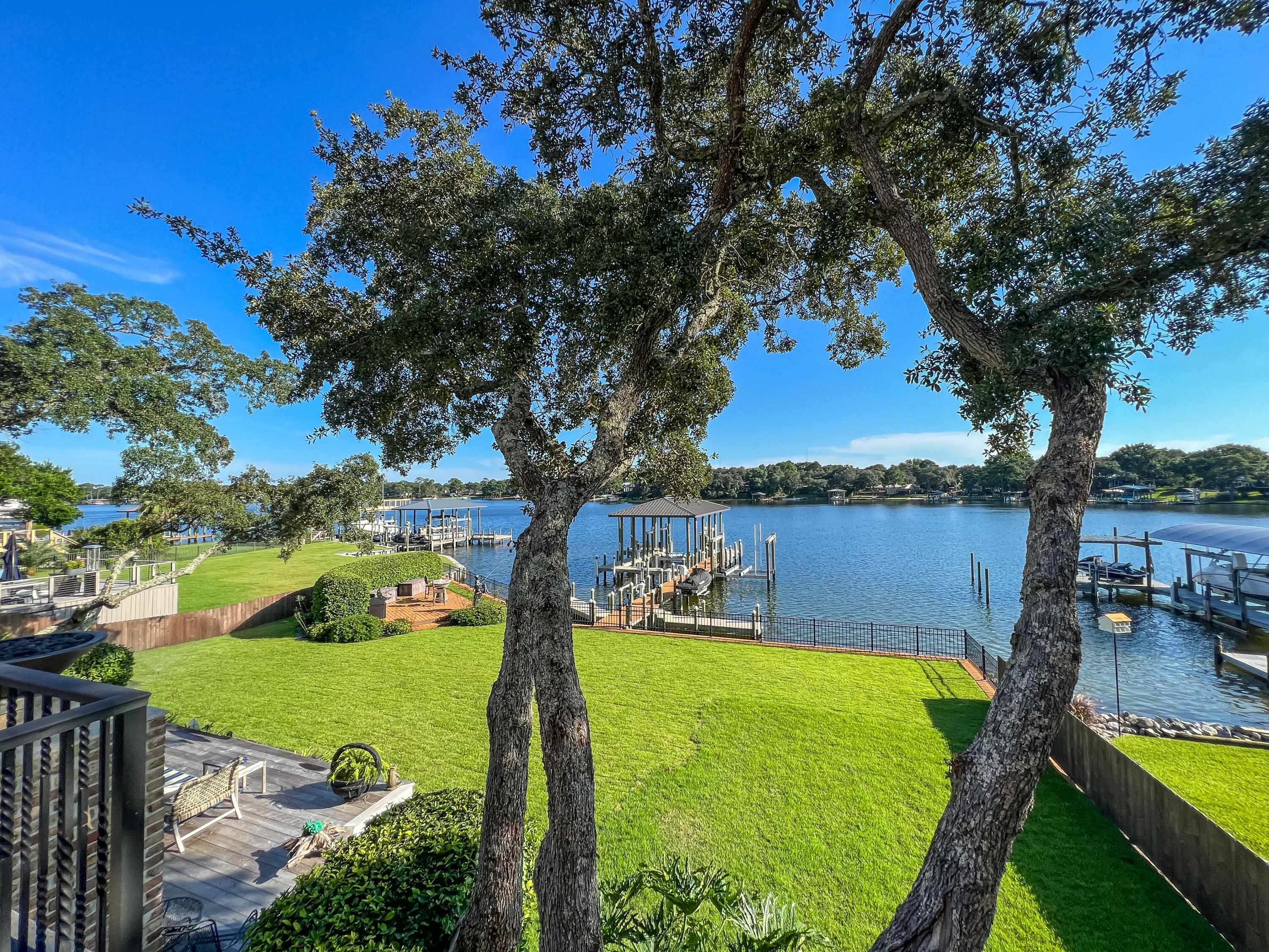 BAYOU VISTA - Residential