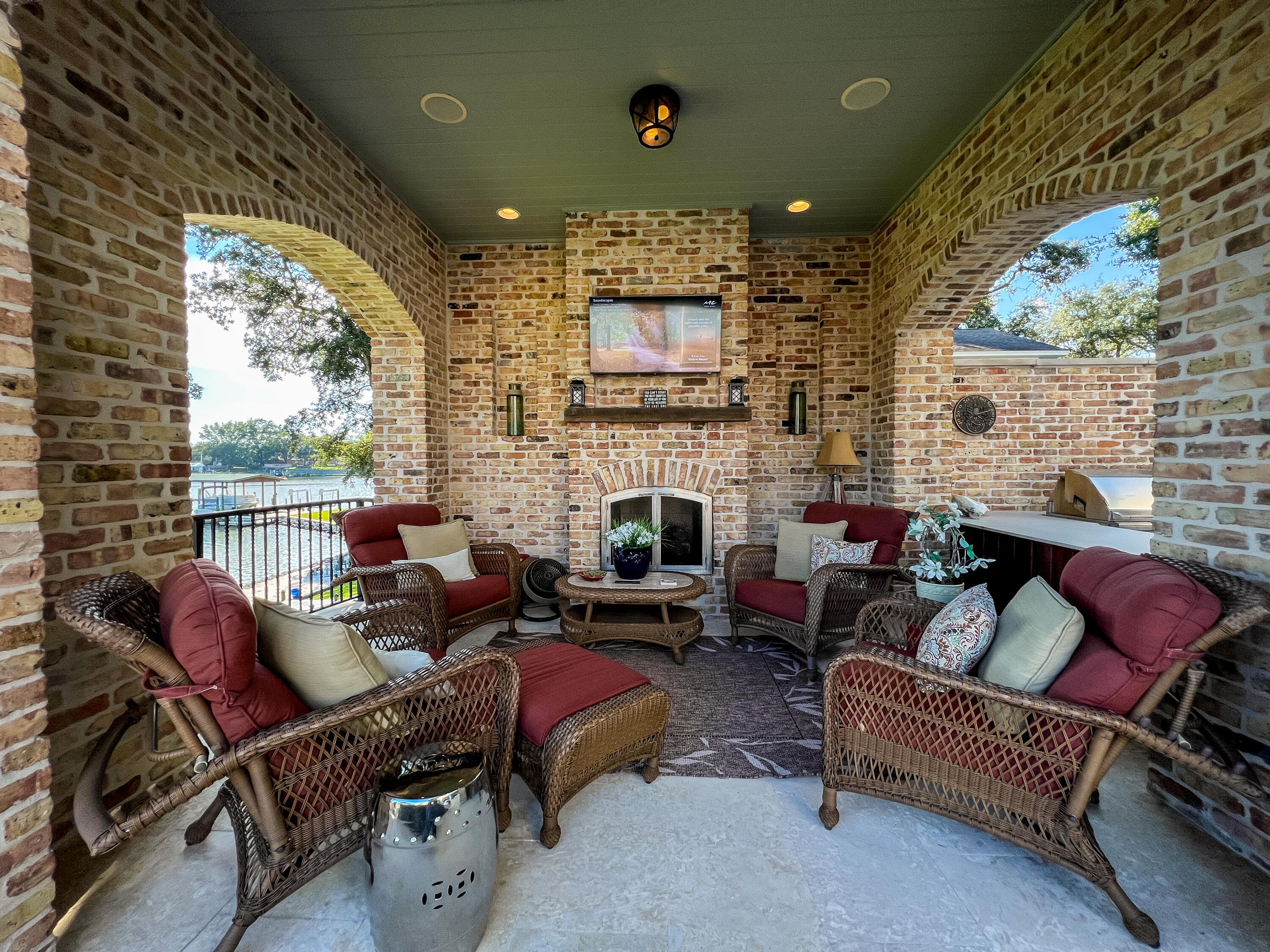 BAYOU VISTA - Residential