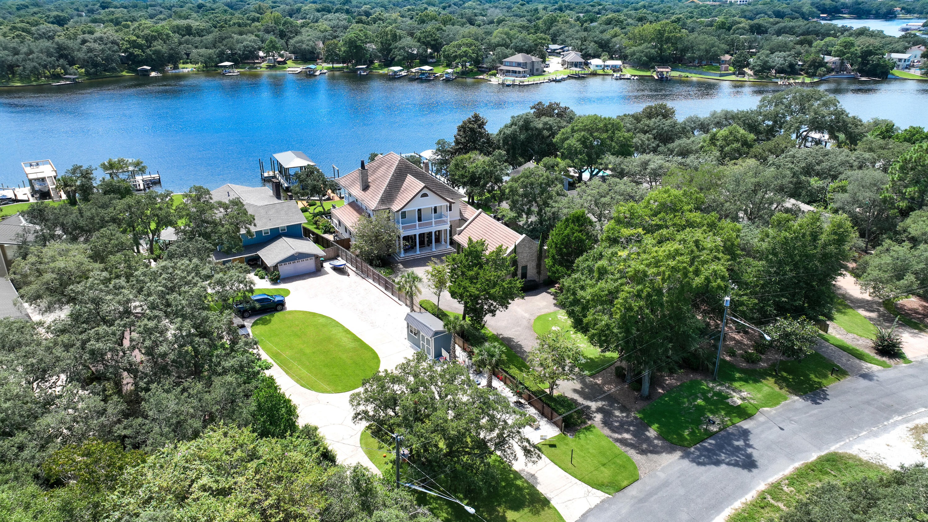 BAYOU VISTA - Residential