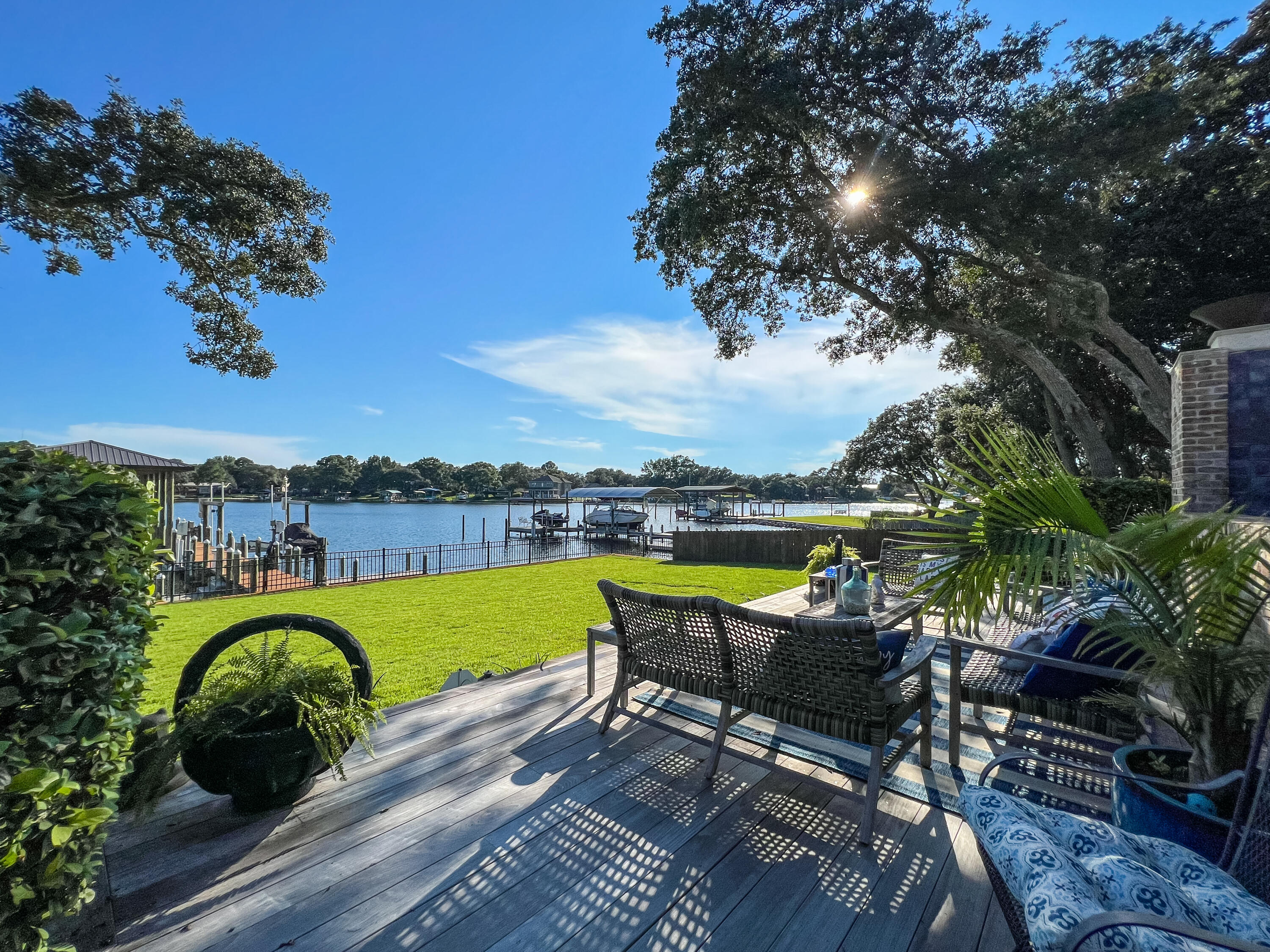 BAYOU VISTA - Residential