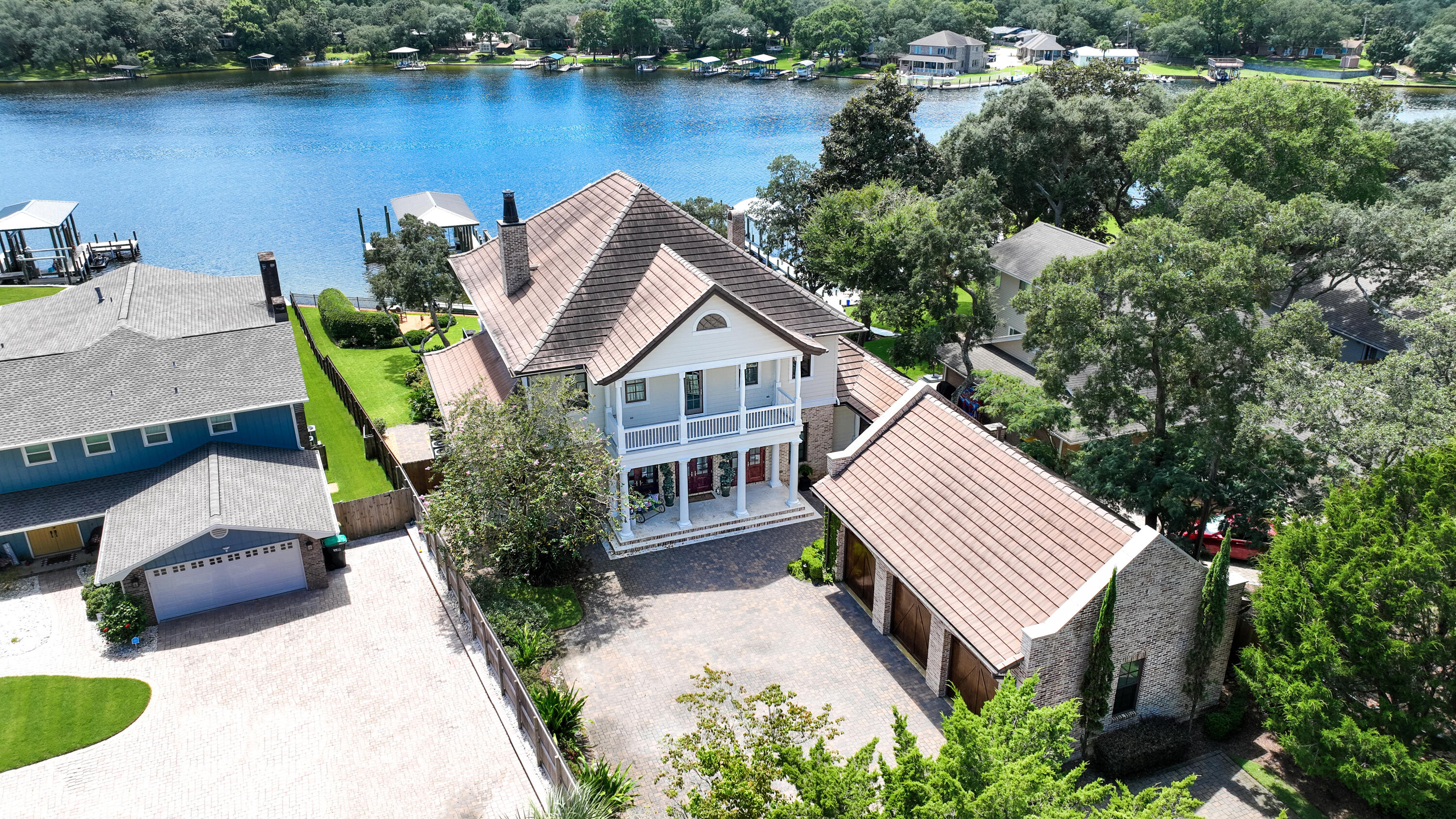 BAYOU VISTA - Residential