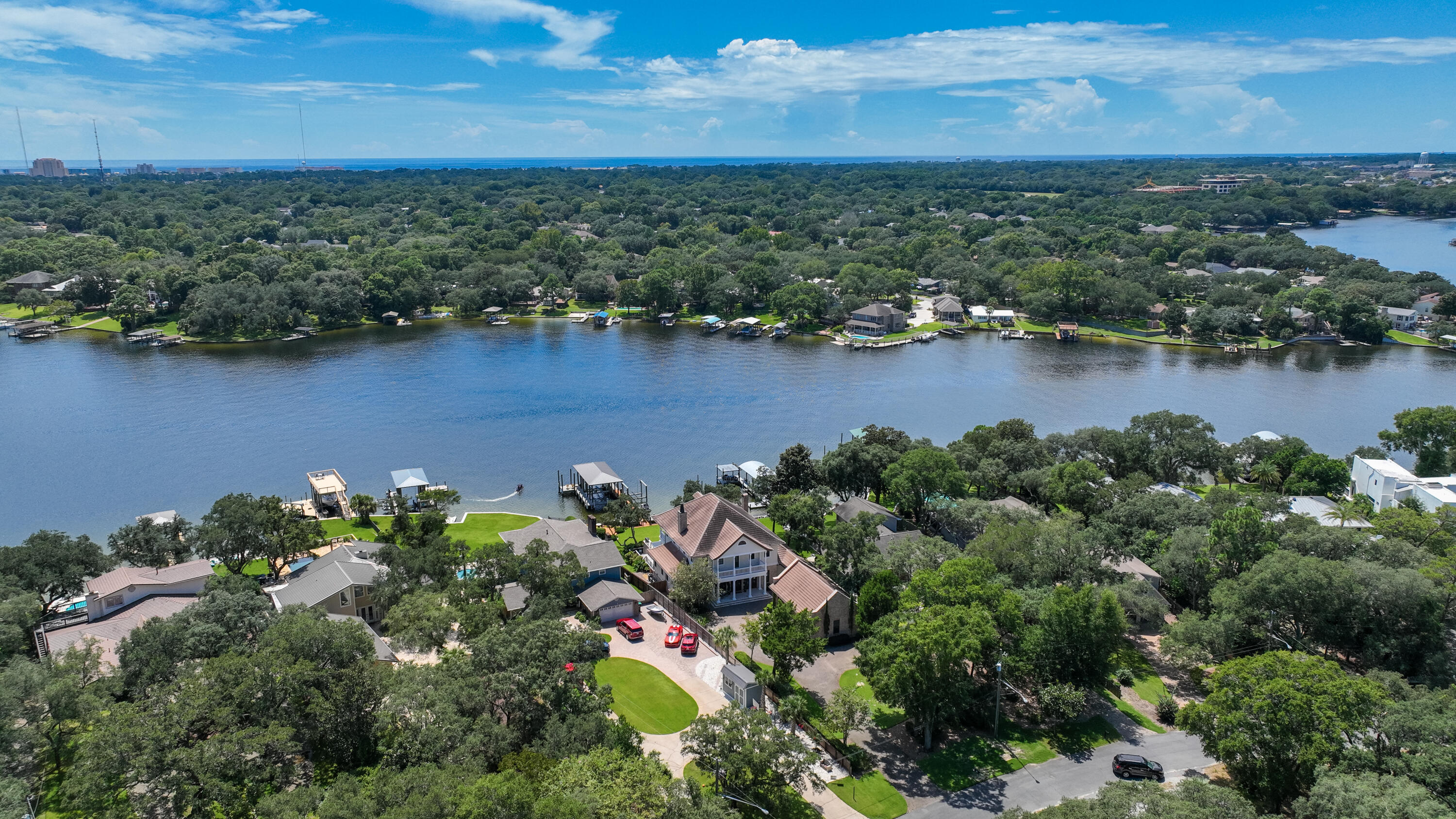 BAYOU VISTA - Residential