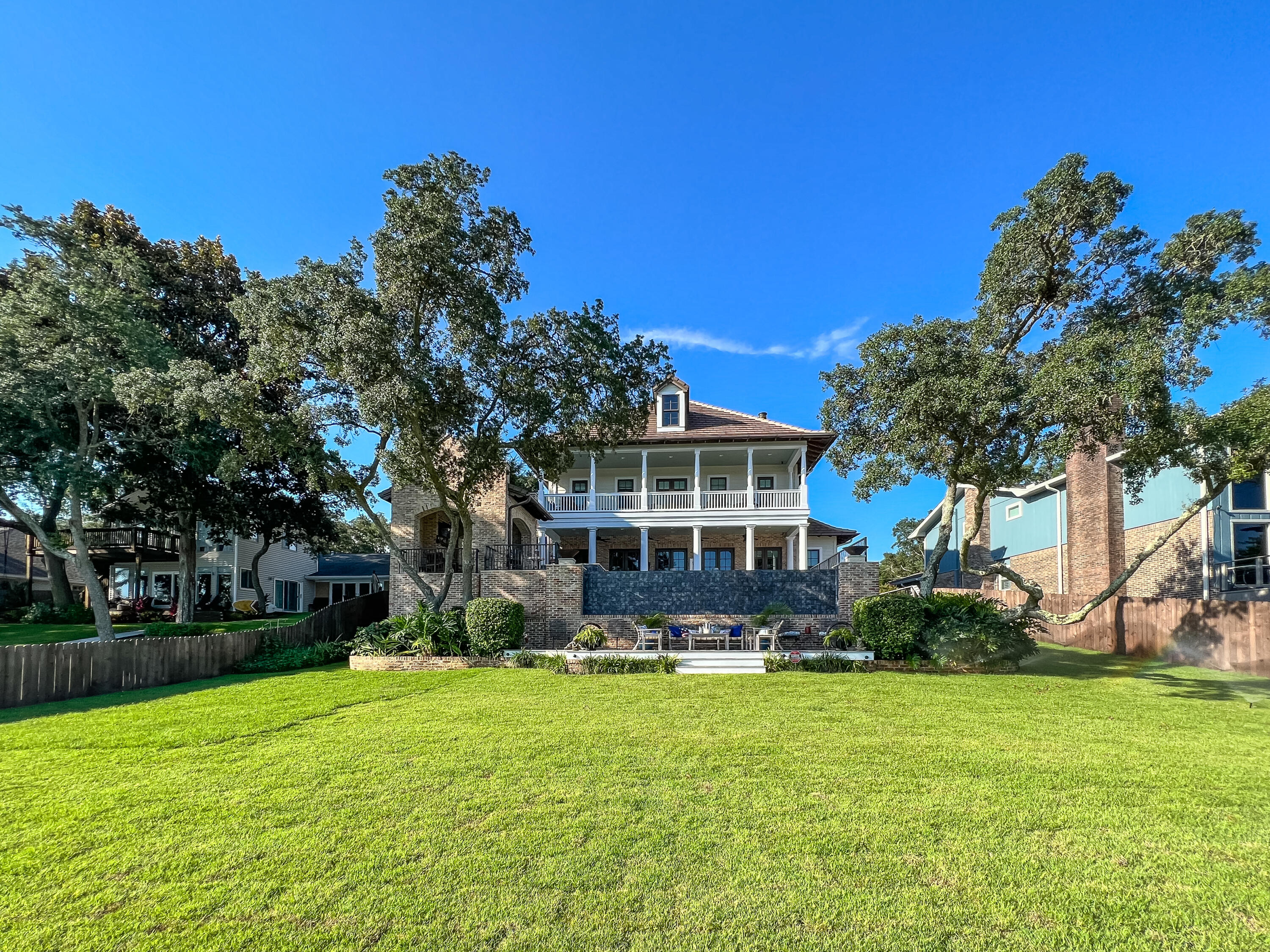 BAYOU VISTA - Residential
