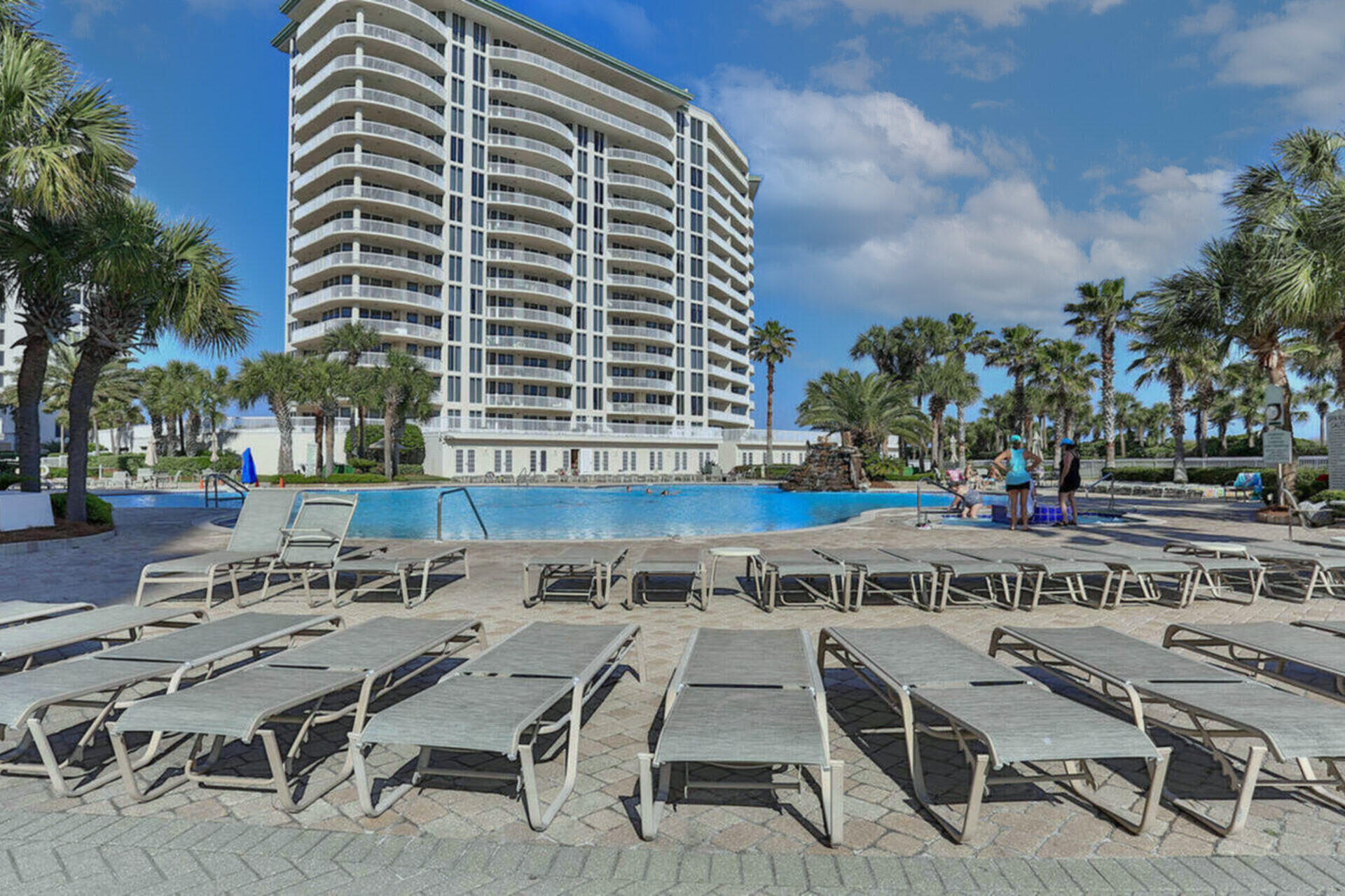 ST. MAARTEN AT SILVER SHELLS - Residential