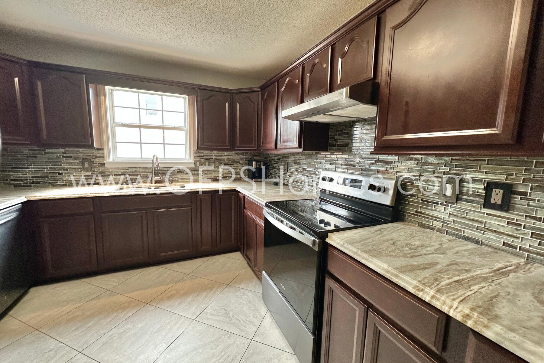 PARK PLACE 5 - Residential Lease