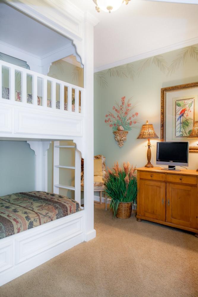 INN AT BLUE MOUNTAIN BEACH - Residential