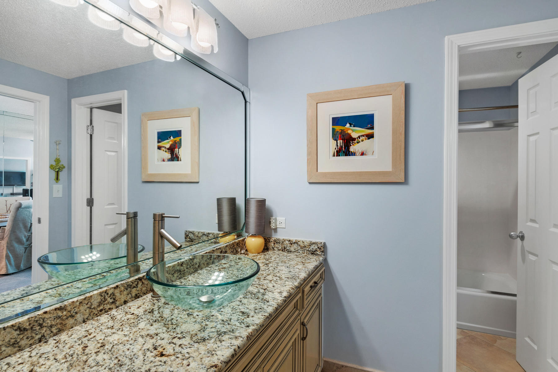 LEEWARD KEY - Residential