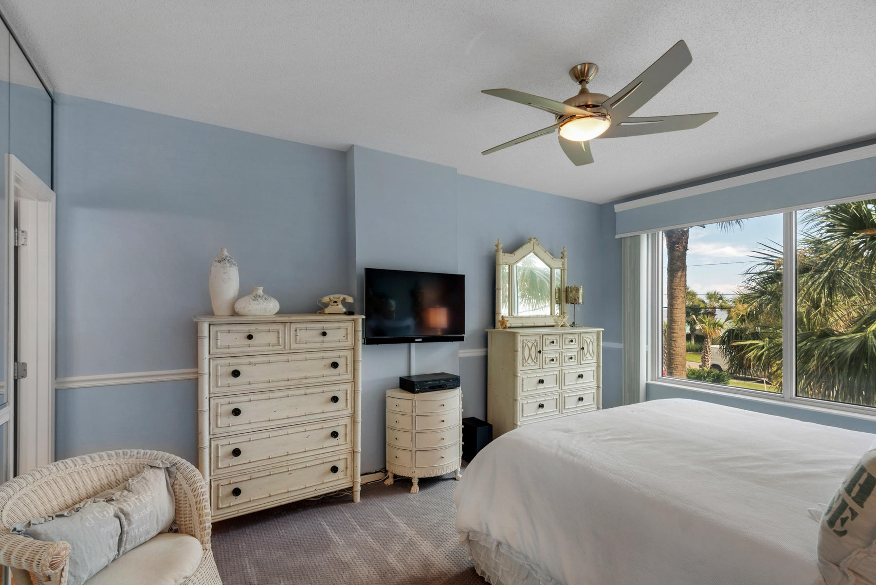 LEEWARD KEY - Residential