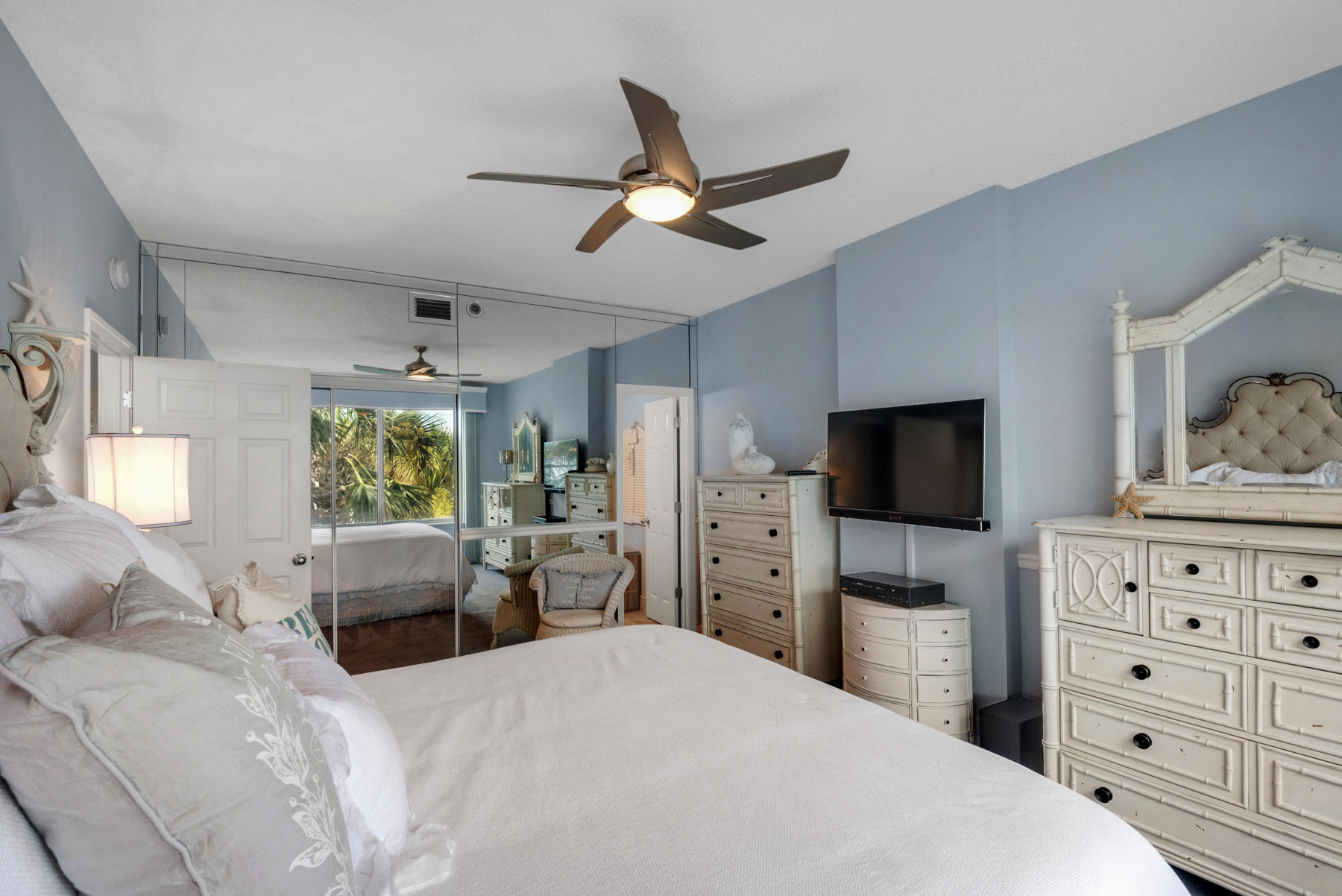LEEWARD KEY - Residential