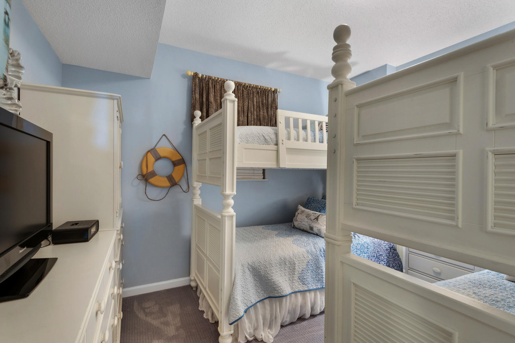 LEEWARD KEY - Residential
