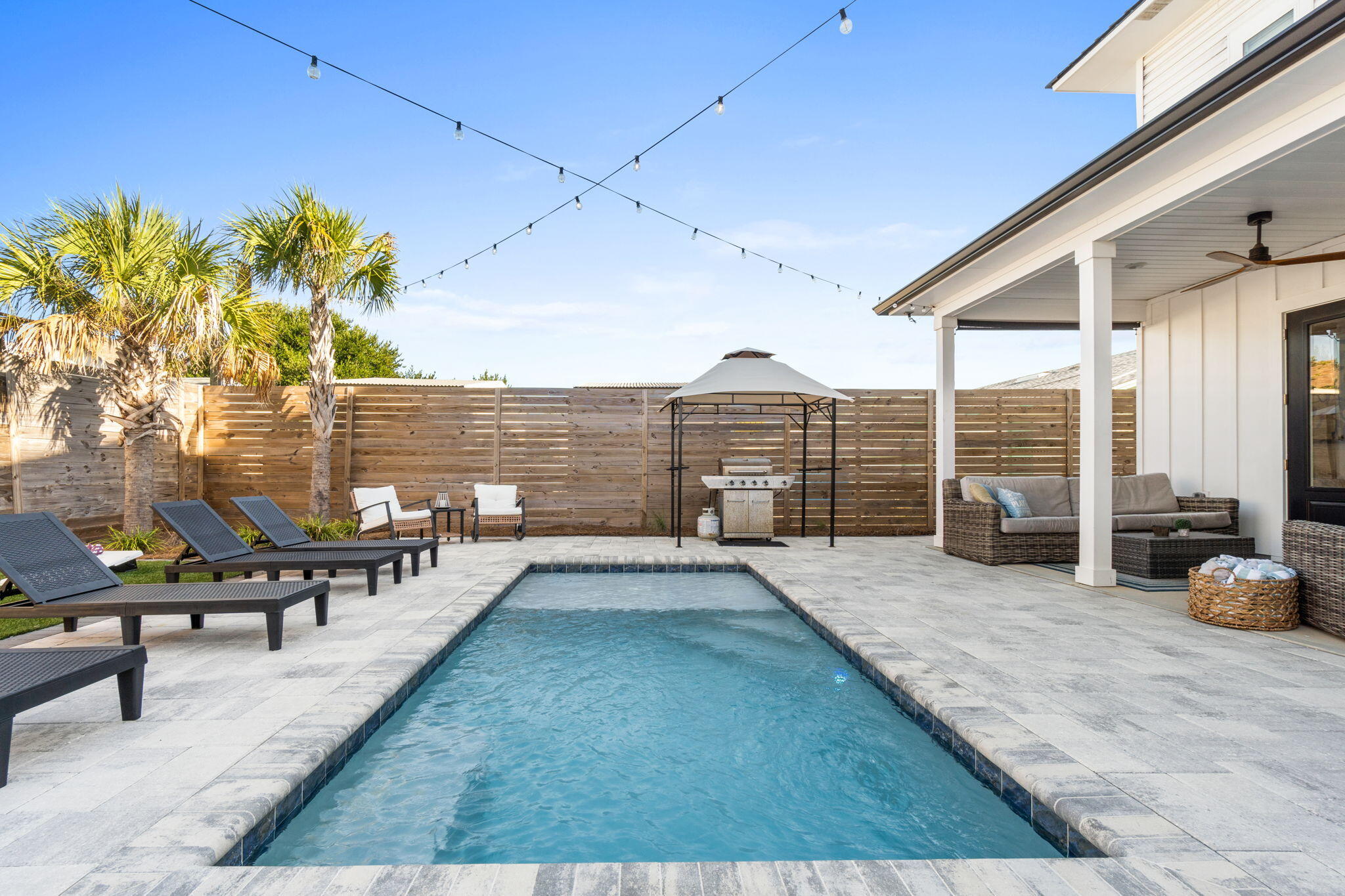 HOLIDAY BEACH UNIT 12 - Residential