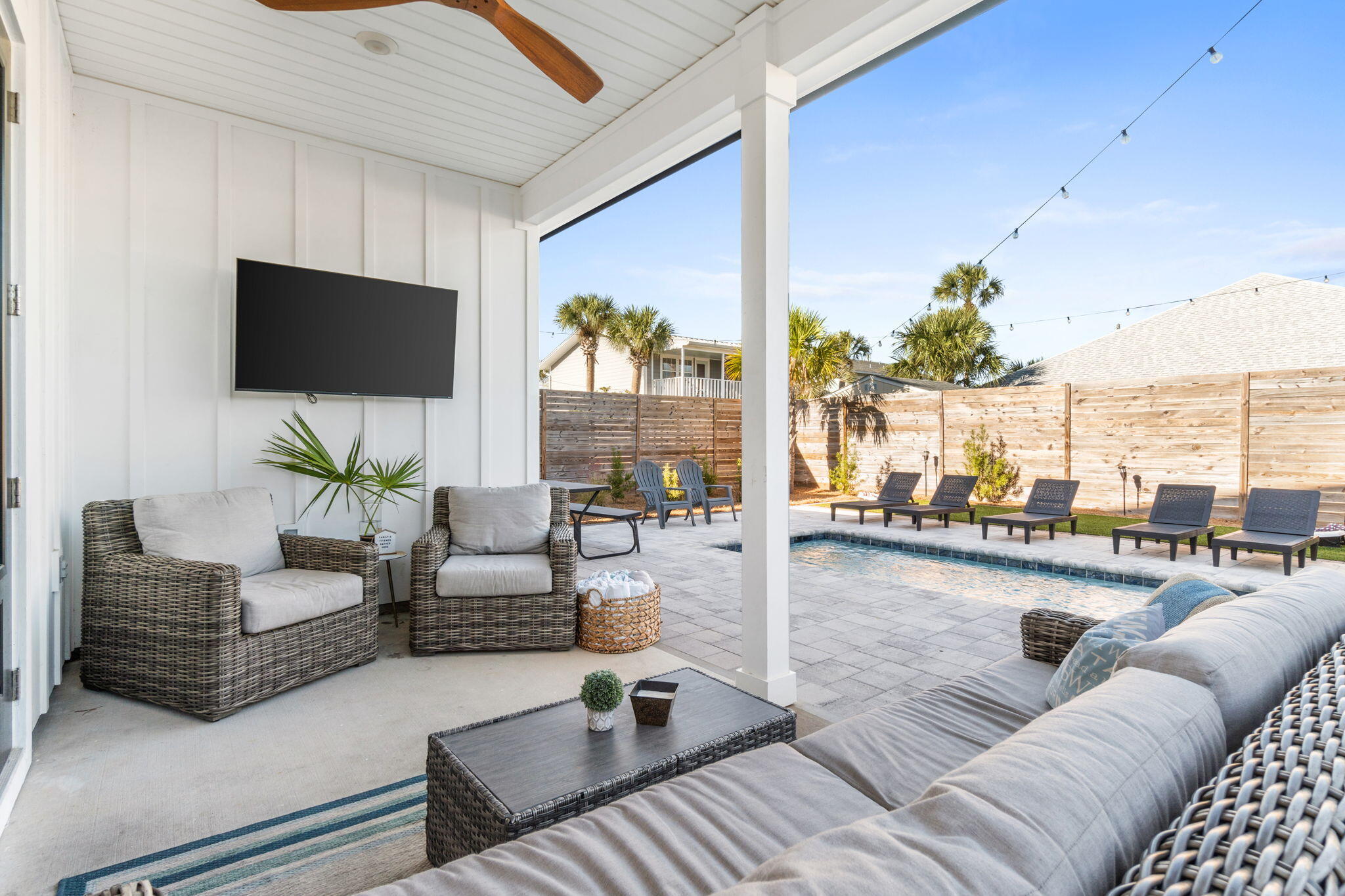 HOLIDAY BEACH UNIT 12 - Residential